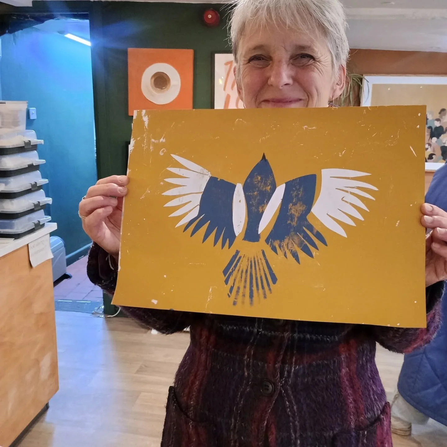 Spent a very creative and fun evening at @hopefully_made . Our first go at screen printing for all three of us. When we three sisters meet up annually we try to do some thing creative together. 
Of course I had to attempt a magpie!
