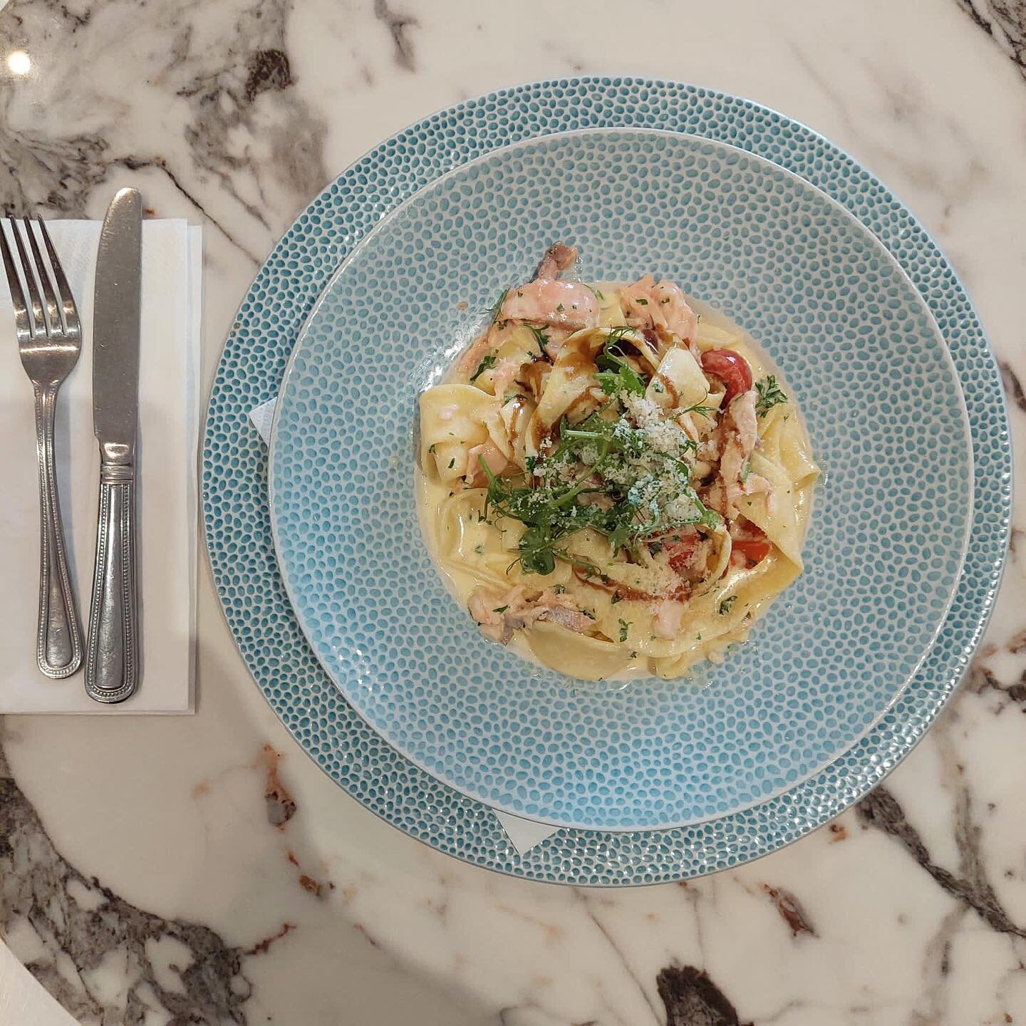 Our popular Salmon tagliatelle is being served on the lunch menu daily. 

#lunch #lunchmenu #upstairsatannas #conwy #lunchideas