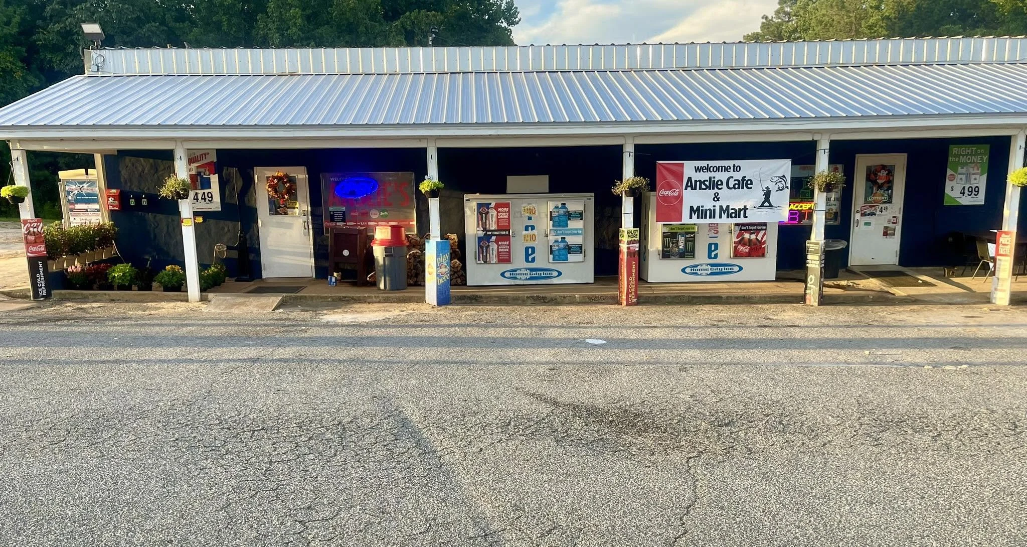 Ainslie Cafe &amp; Mini Mart