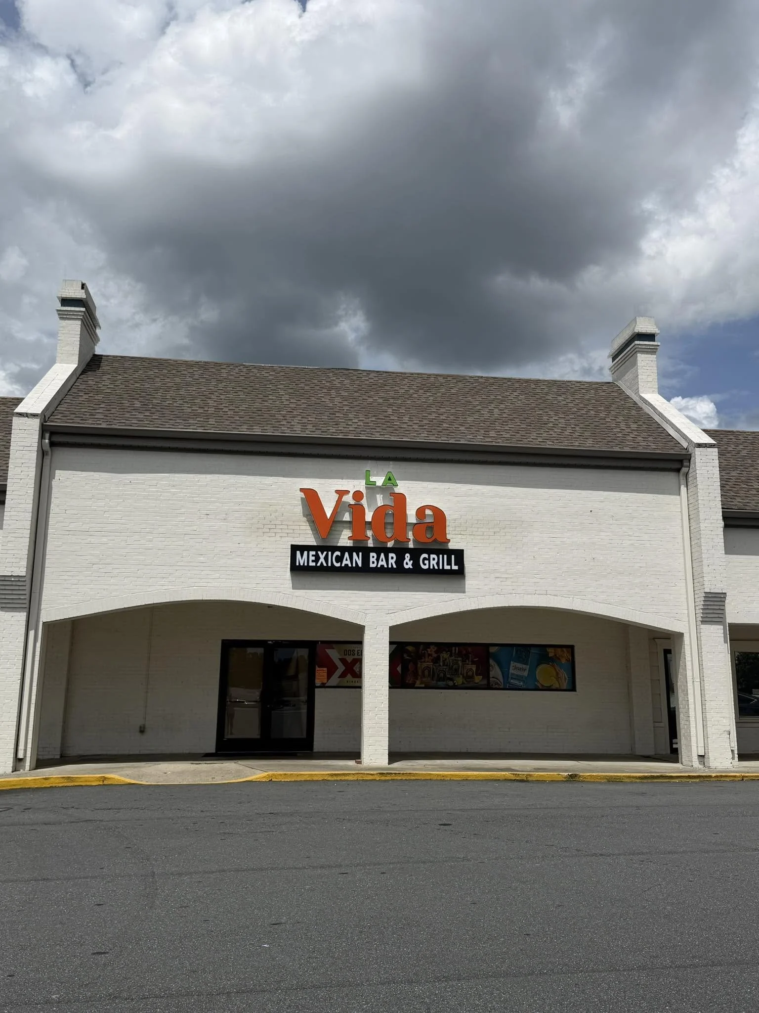 La Vida Mexican Bar &amp; Grill