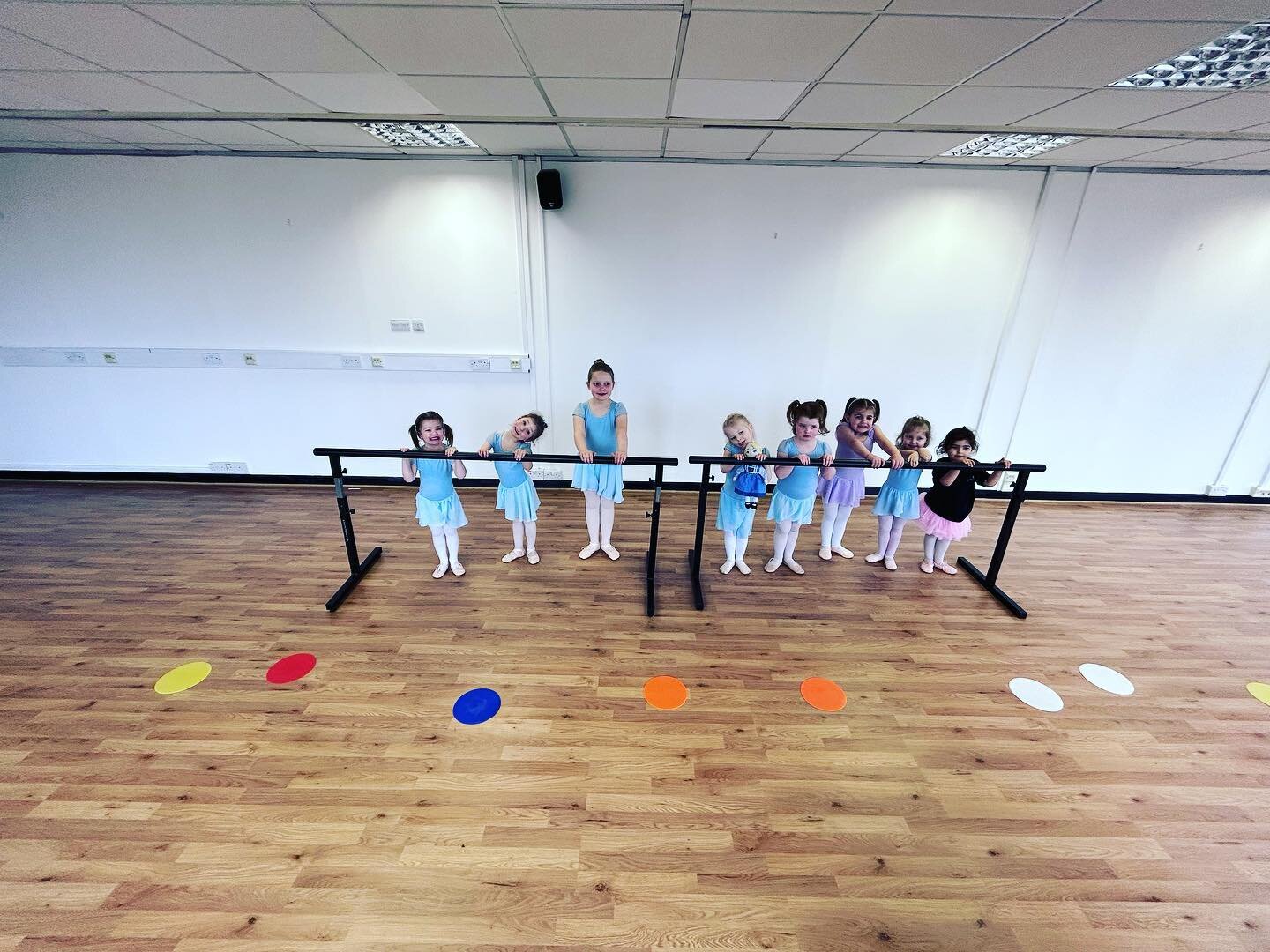 💙 LGD School of dance end of term day! 💙

What a great day we had! Wish we could do it all again today! To see the improvement from each and every student yesterday made us so proud. 

💙 Some of these dancers are as young as three years old. The i