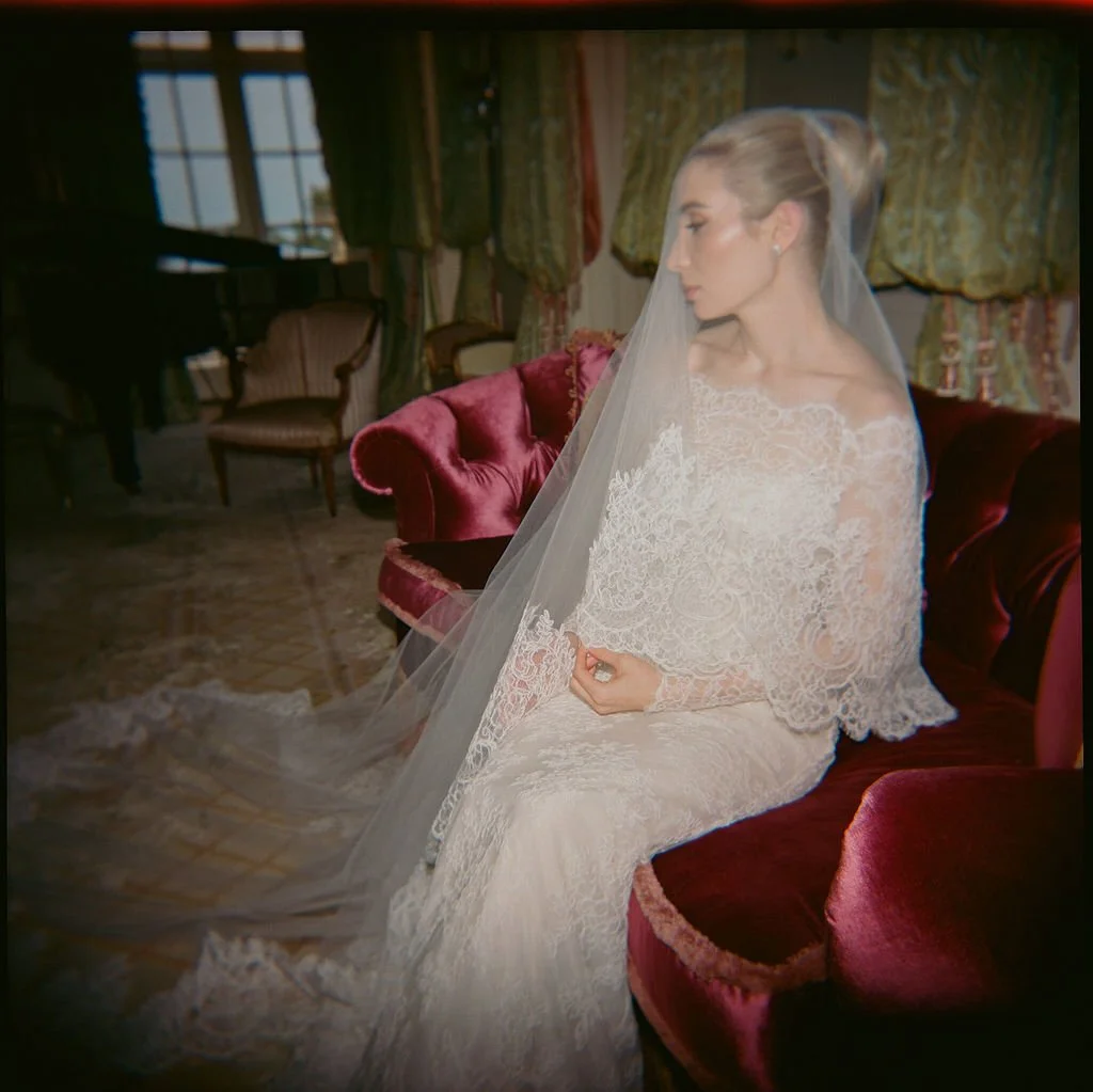 121-LauraGordon©Maddie&Ellery_GettingReady.jpg