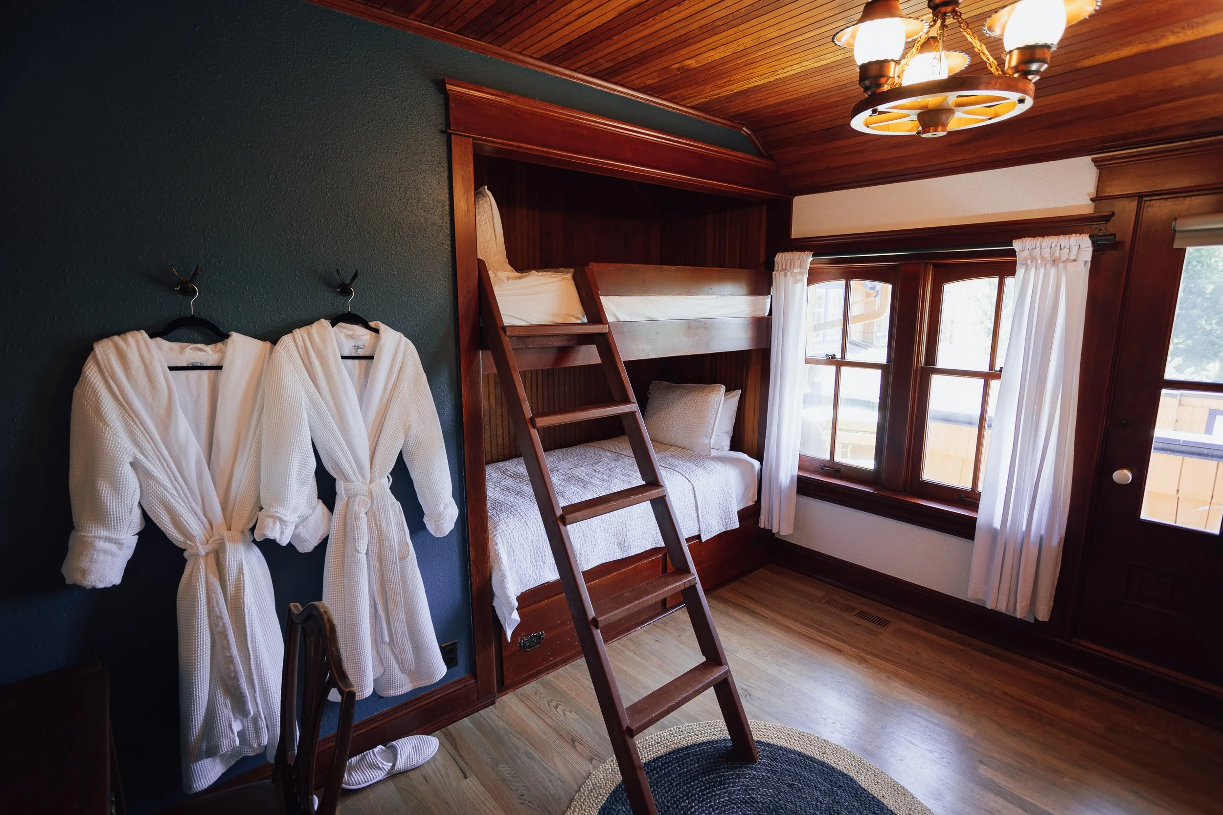 Gallery Mount Tom House