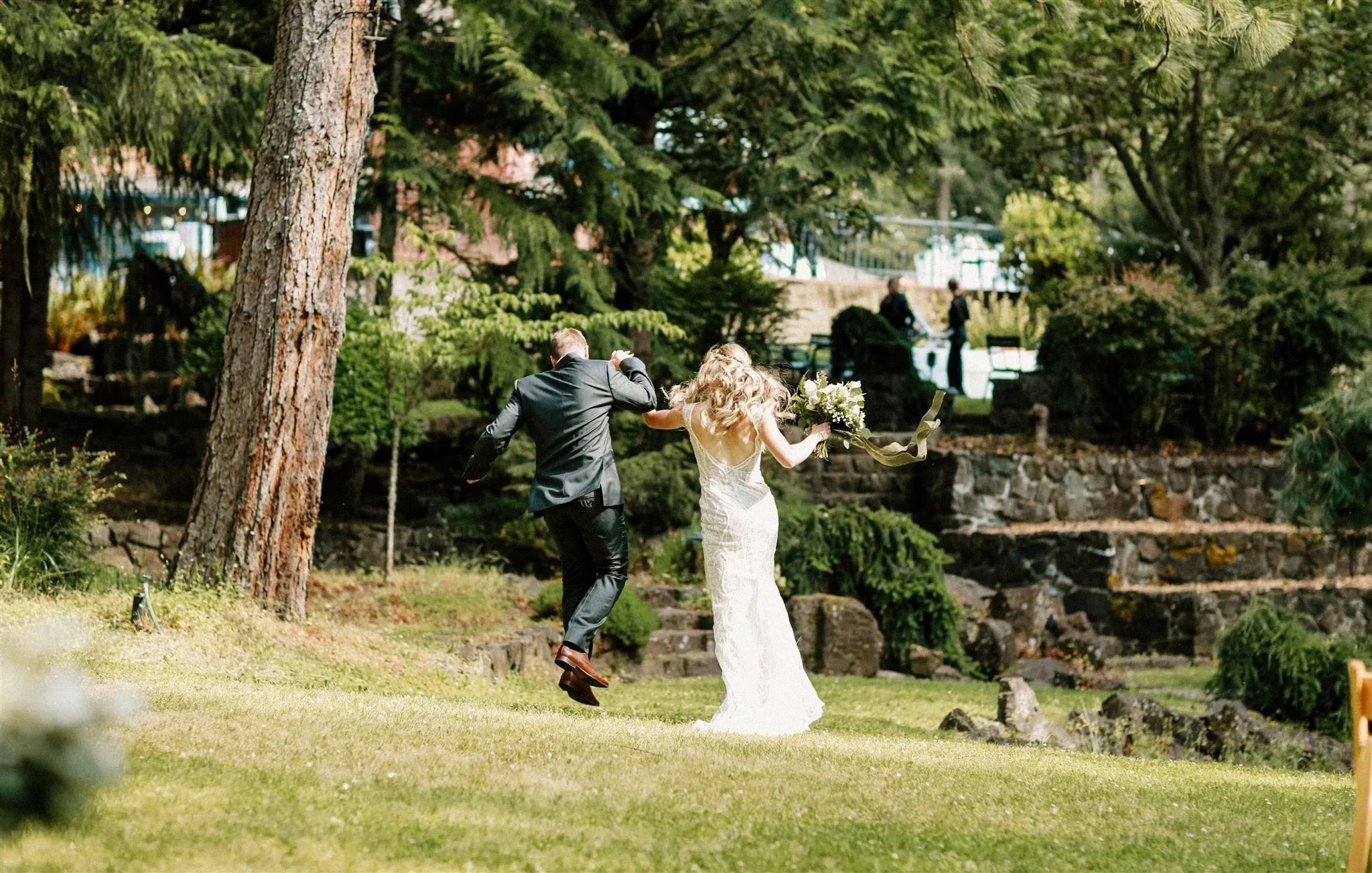 Mount Tom House gallery photo 3 — Forest Wedding Venue in Harrisburg, OR