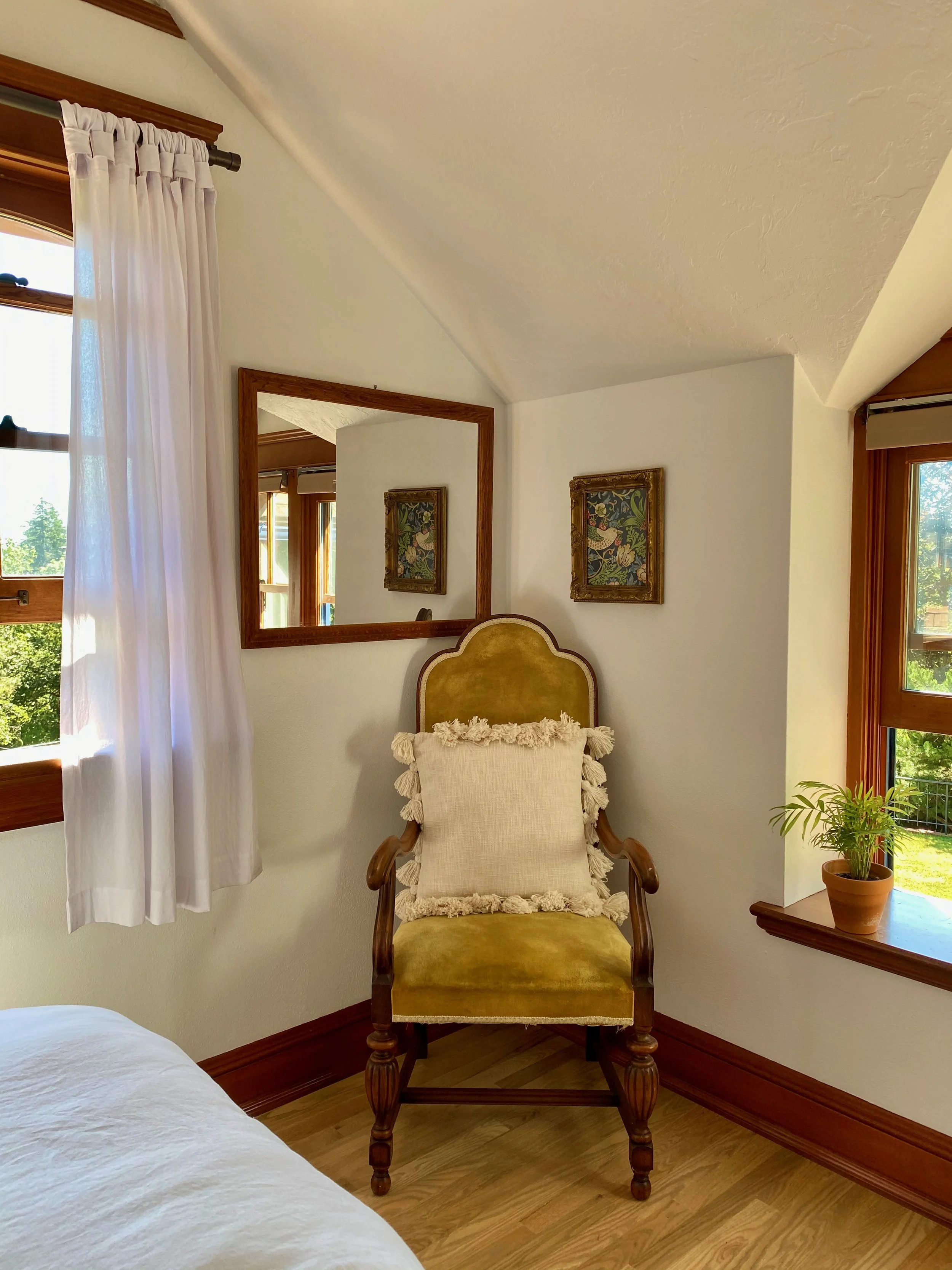 Gallery Mount Tom House