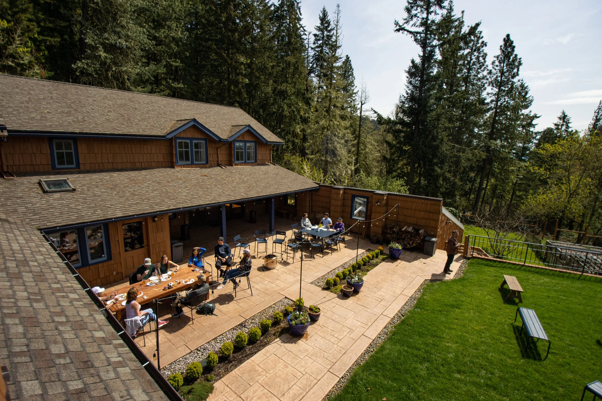 Group Stays Mount Tom House