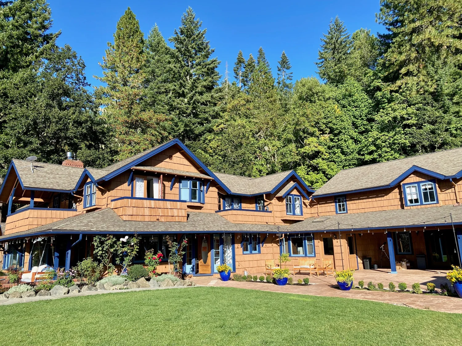 Gallery Mount Tom House