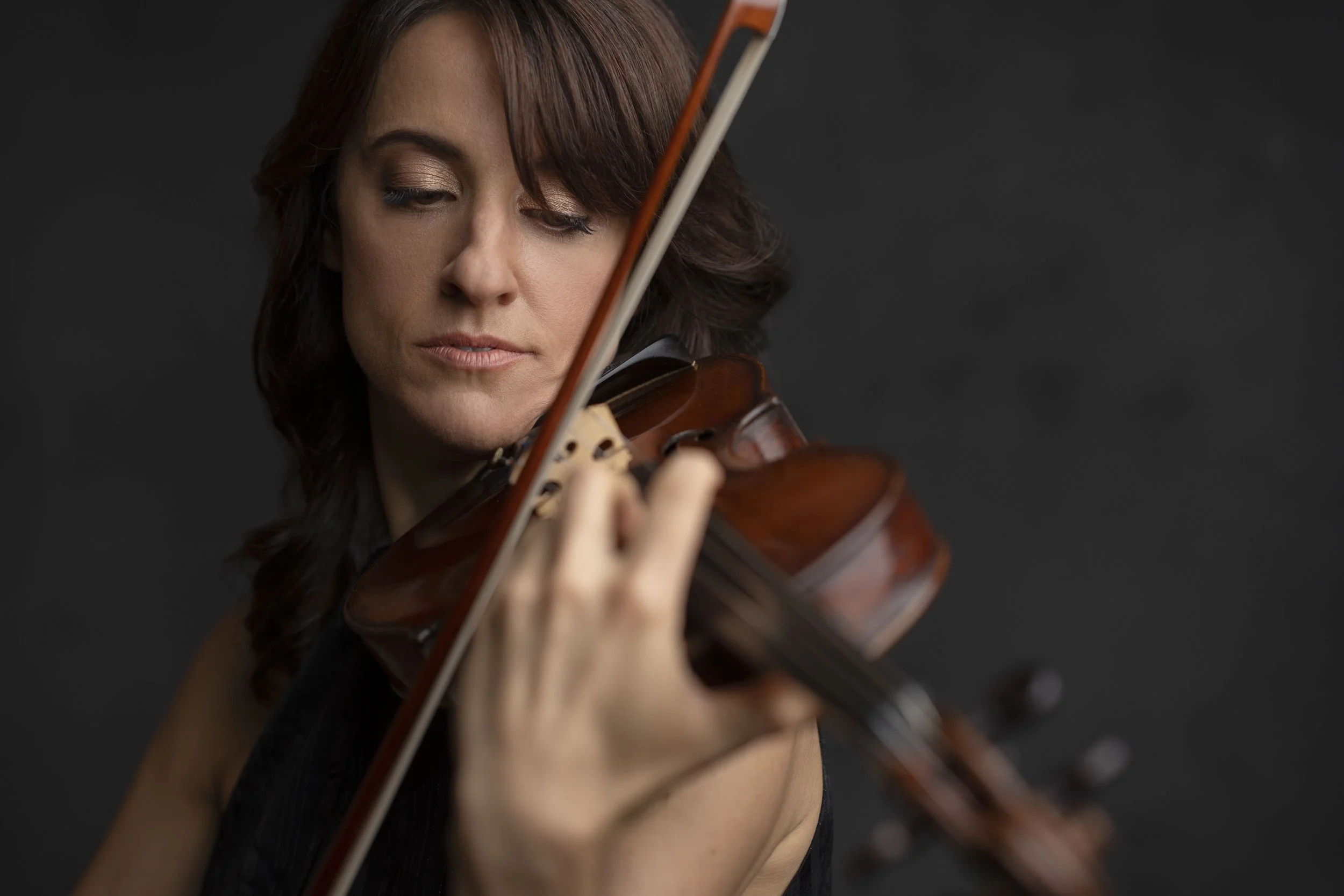 Victoria Moreira, Violin