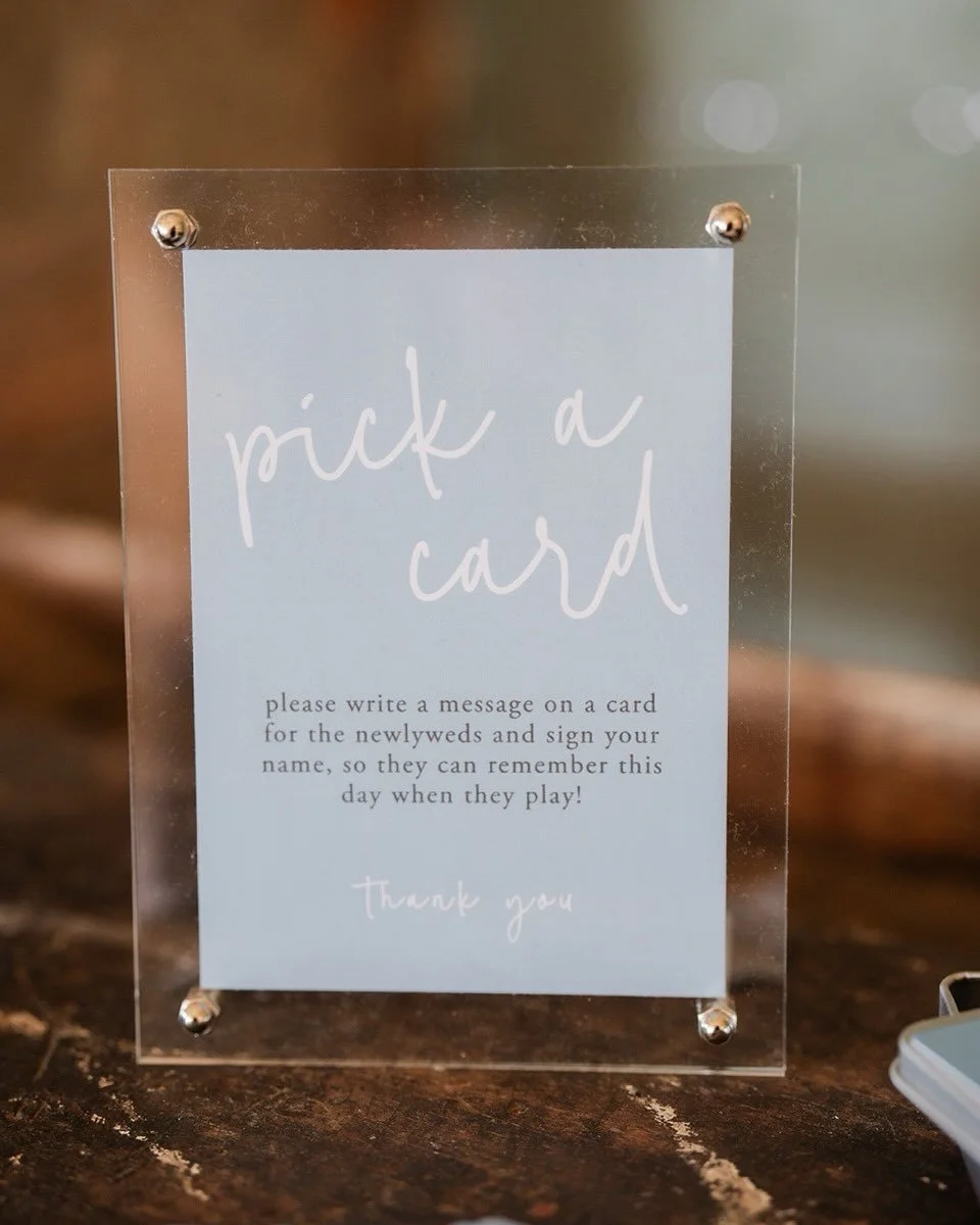 Kirsty + Callum&rsquo;s wedding was full of great ideas - we love this wedding card deck; such a brilliant way to bring the magic of your wedding in to everyday life!

📸 @bodaphotographycouk