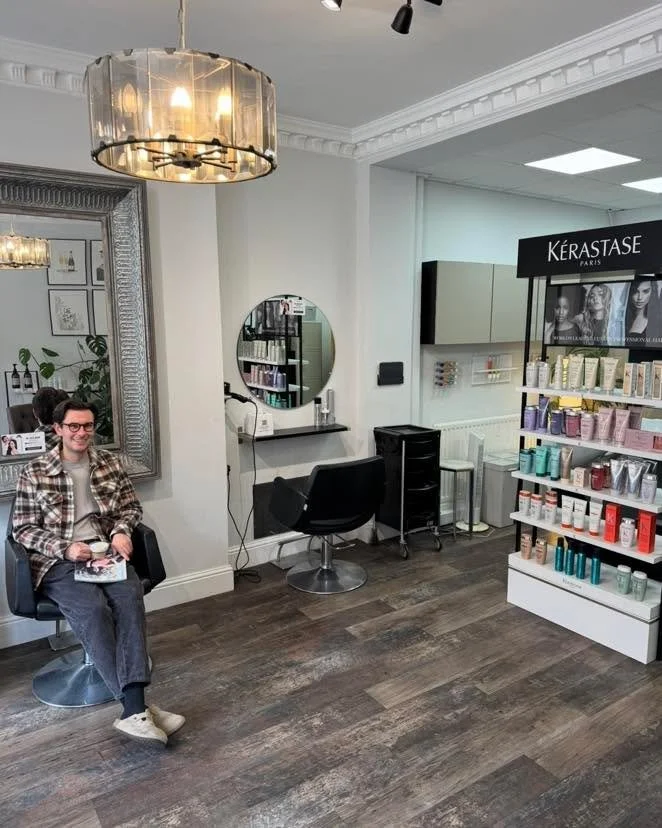 Join our team in 2026 😊

I created Tom Syed Hair Spa as a relaxed boutique salon that feels truly high-end and luxurious for clients, while also being a professional, collaborative space for freelance hairdressers.

When I was freelancing myself, I 