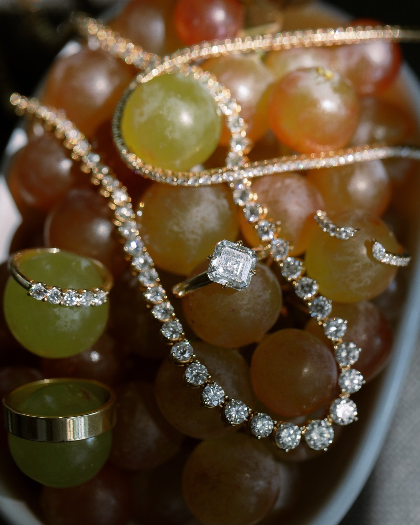 What engagement ring design would you pick in 2025? These are my top 3 favorites (of course, the #1 is a round diamond my hubby picked out 11 years ago😉):

- With Elongated Center Stones
Shapes like oval and emerald cuts are elegant and I love how t