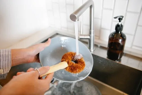 6 Tips for Reducing Energy and Water Use at Home