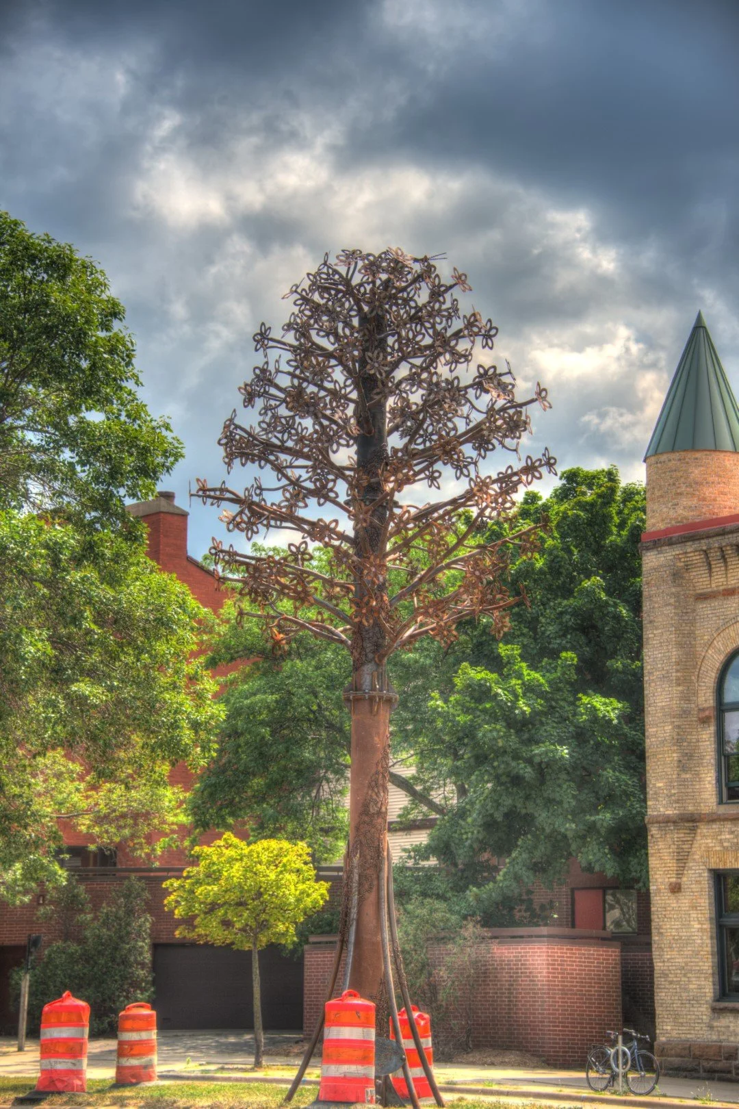 Metal Tree on Willy (Large).jpg