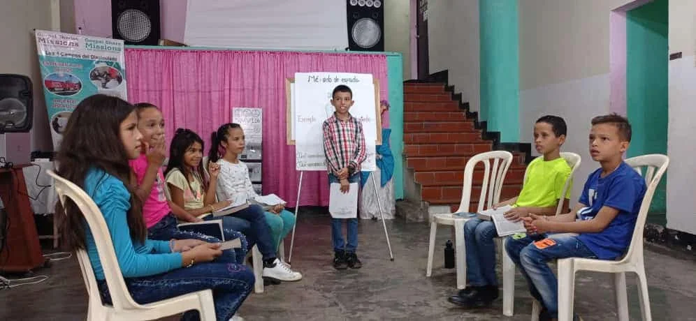 LATIN AMERICA 4 FIELDS DISCIPLESHIP AND CHURCH MULTIPLICATION YOUTH DISCOVERY BIBLE STUDY