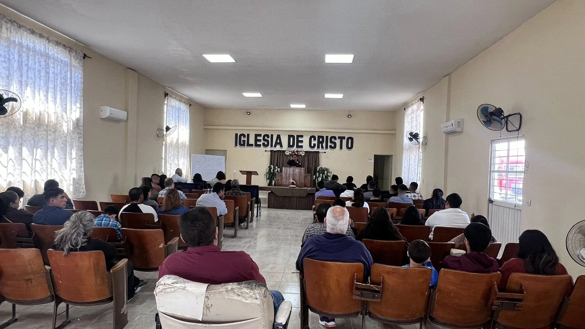 JUANITA SURRENDERS HER LIFE TO GOD. MEXICO CAMPAIGN AT THE CHURCH OF CHRIST IN SAN BUENAVENTURA COAHUILA WITH THE LOST SOULS IN MIND.