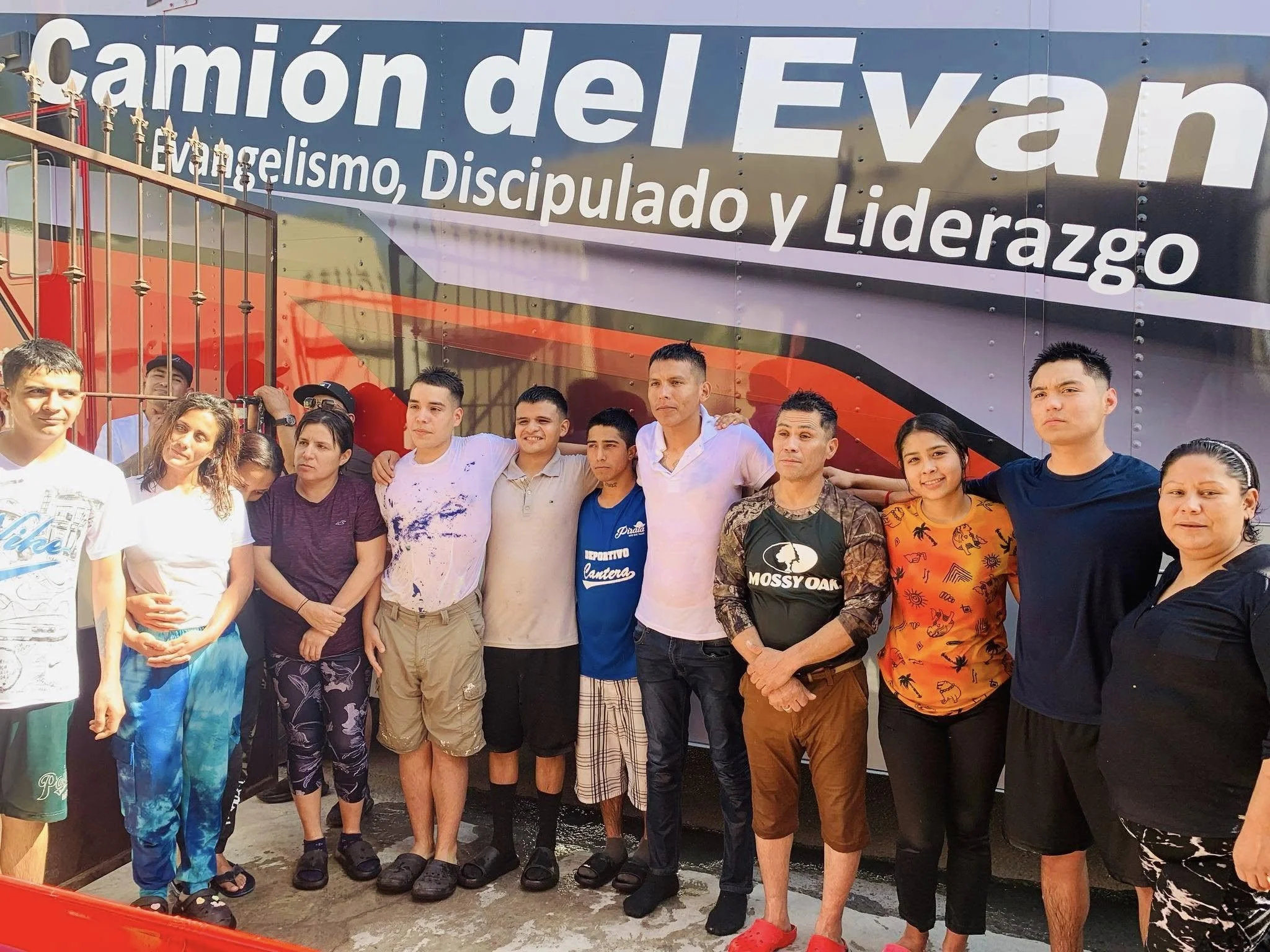 NEWLY BAPTIZED ARE EQUIPPED IN DISCIPLESHIP MEXICO SECOND WEEK OF CAMPAIGN IN SAN BUENAVENTURA COAHUILA.