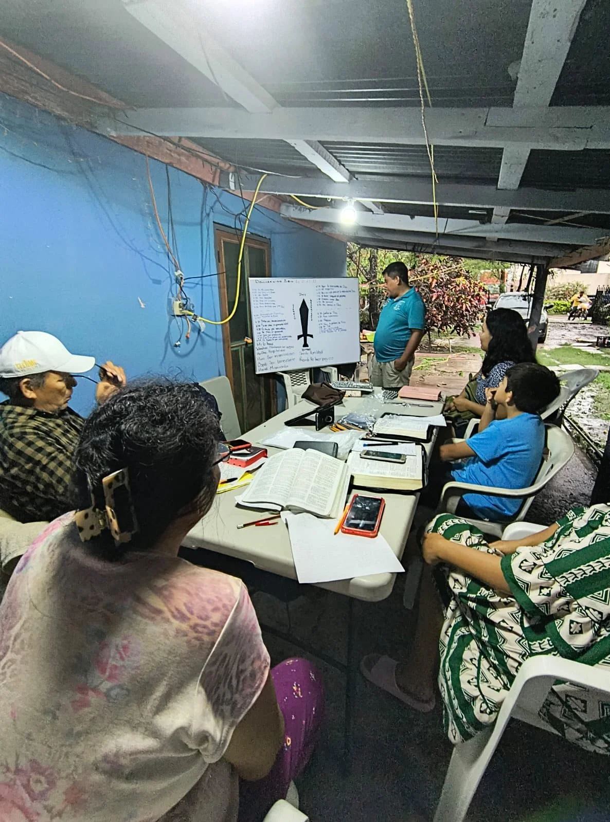 MEXICO EBANO SLP. DAY 5 EVANGELISTIC CAMPAIGN IN COMMUNITY CHURCH OF CHRIST LOCAL, WITH LOST SOULS IN MIND.