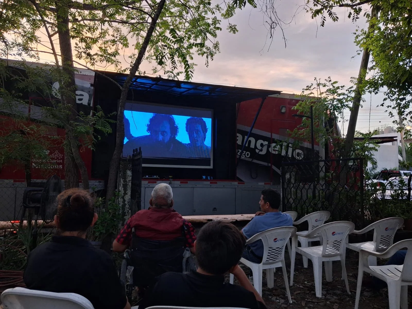 MEXICO EBANO SLP. SECOND WEEK OF GOSPEL CAMPAIGN IN COMMUNITY CHURCH OF CHRIST LOCAL. GATHER - GROW - GO.