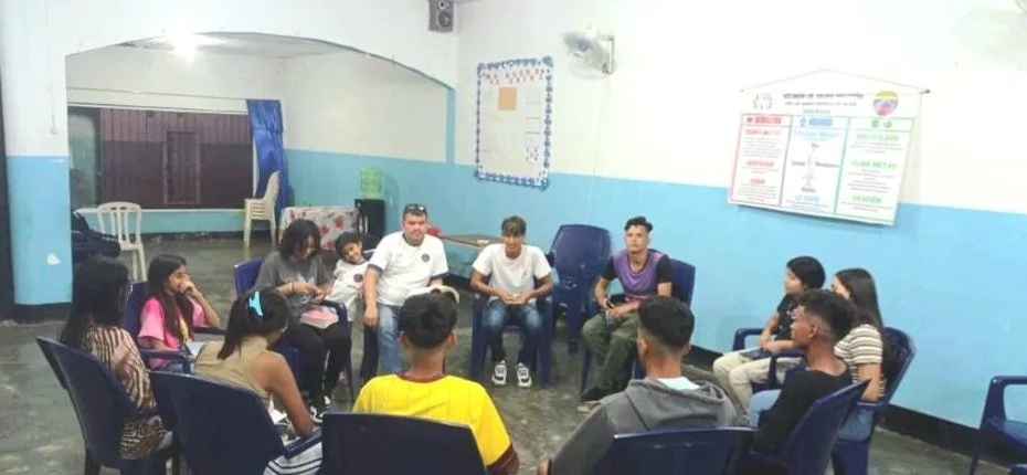 SHARING THE WORD WITH YOUNG GUESTS. THE VICTORY VENEZUELA.