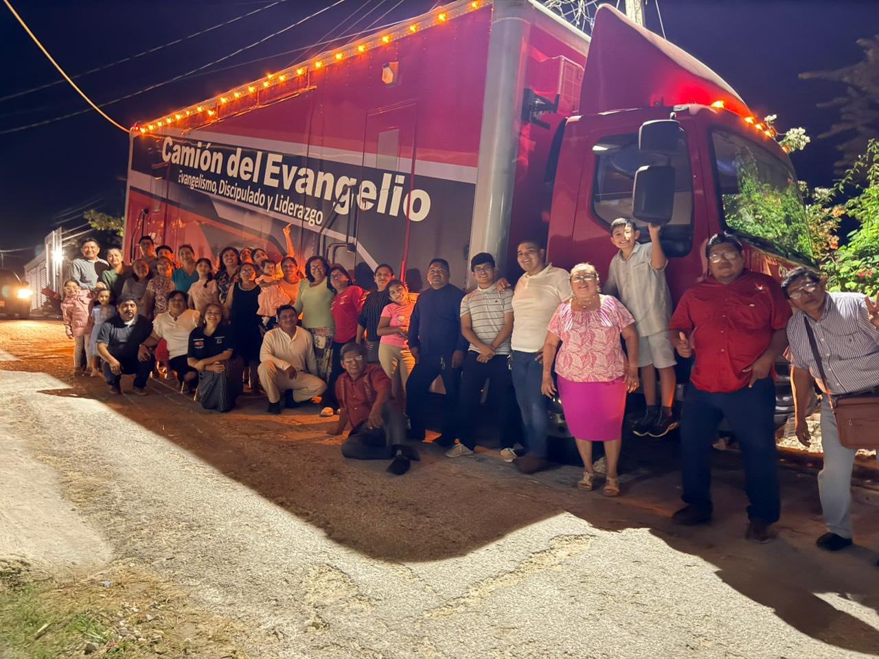 MEXICO CAMPECHE CAPITAL, LAST NIGHT OF CAMPAIGN IN THE CHURCH OF CHRIST COLONIA LAZARO CARDENAS, WITH THE LOST SOULS IN MIND.