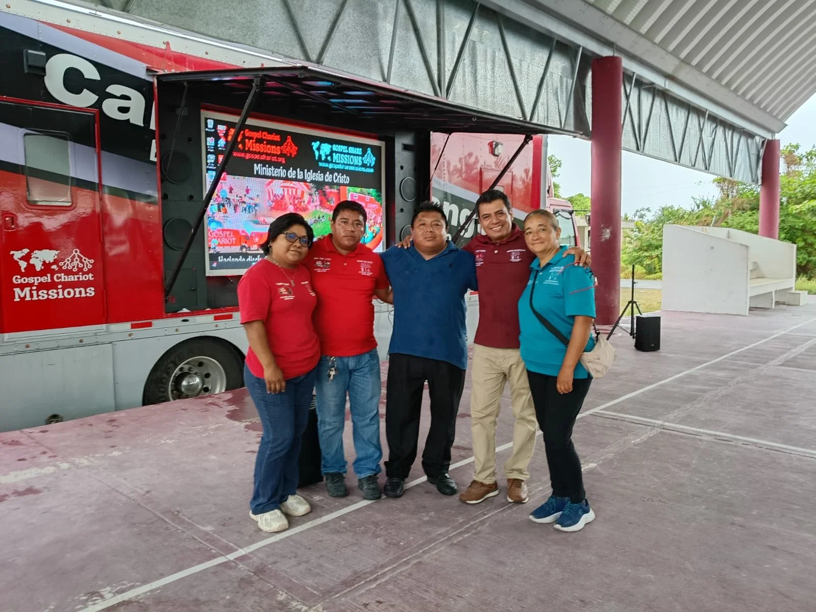 DAY 2 OF CAMPAIGN MEXICO MAHAHUAL. GOSPEL CHARIOT/SHARE MISSIONS AND THE CHURCH OF CHRIST IN MAHAHUAL WITH THE LOST SOULS IN MIND.