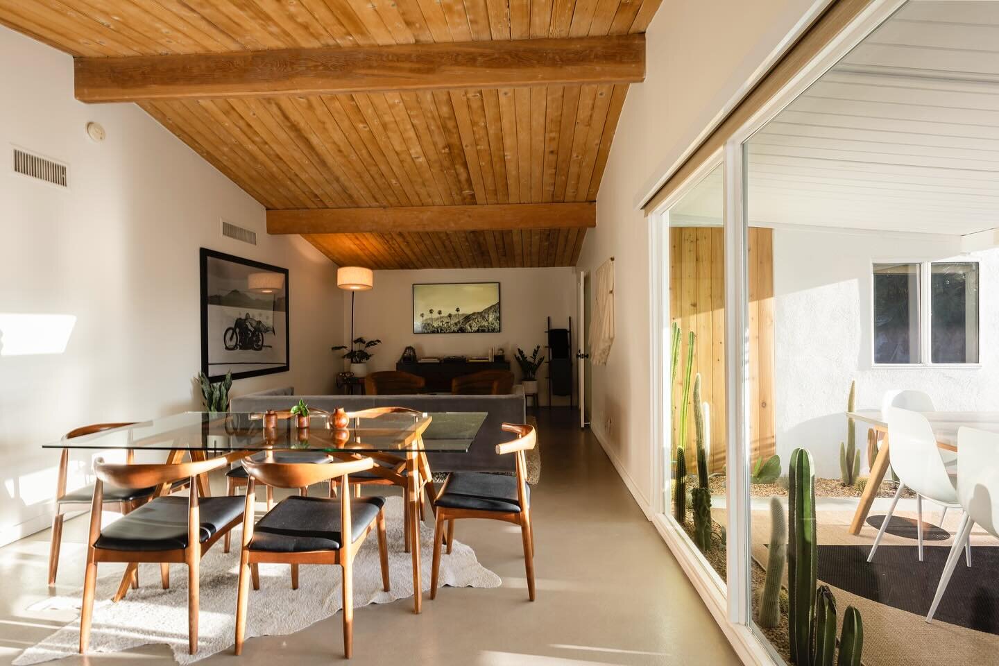 The Den will be returning to @modernism_week for the Racquet Club Estates Midcentury Home Tour on Saturday, February 17th. Come visit us and 5 other midcentury gems!
&thinsp;
Tickets are selling out fast&mdash;link in bio (or at modernismweek.com) to
