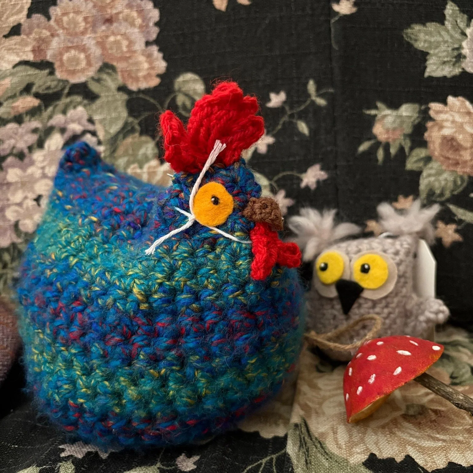 🎄 Avez-vous r&eacute;serv&eacute; votre samedi apr&egrave;s-midi du 13 d&eacute;cembre? 🎄 Ces petits oiseaux en crochet sont ADORABLES et vont partir vite! 

Venez magasiner au March&eacute; des f&ecirc;tes des enfants pour d&eacute;couvrir une mul