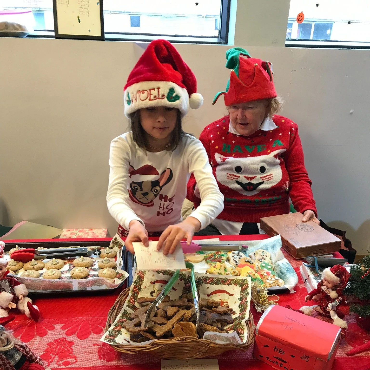 🎉 Le March&eacute; des F&ecirc;tes des enfants a lieu cet apr&egrave;s-midi! 🎄✨

L&rsquo;Espace cr&eacute;atif reste ouvert toute la journ&eacute;e, jusqu&rsquo;&agrave; 14h!
Pour l&rsquo;occasion, La Cabane fermera une heure plus t&ocirc;t pour pe