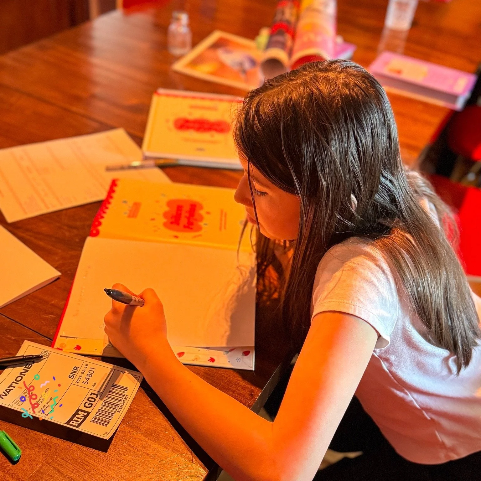 📚🍓✨

Venez-vous chercher votre livre d&eacute;dicac&eacute; ce soir, au lancement de D&eacute;lices Farfelus?

Le livre, &eacute;crit par @_christinerenaud_ et publi&eacute; aux @les_editions_les_malins, prend vie gr&acirc;ce &agrave; plus de 40 je