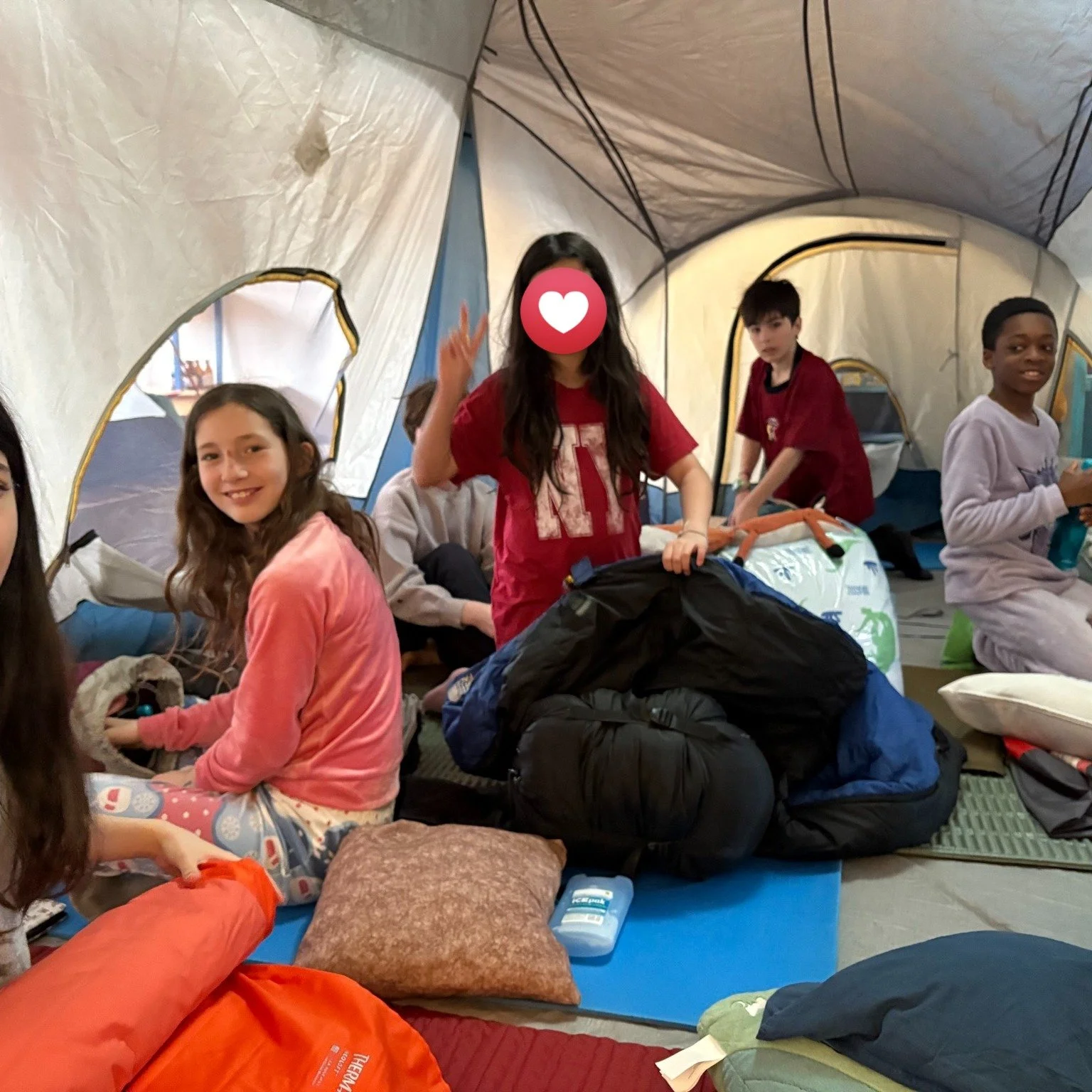 Quelle semaine de rel&acirc;che incroyable! ✨🎉

On a accueilli une soixantaine de jeunes de 5 &agrave; 12 ans, tous et toutes aussi incroyables les un&middot;es que les autres. 💛

Quelques coups de coeur de notre semaine : 

🎶 Les nombreuses chans