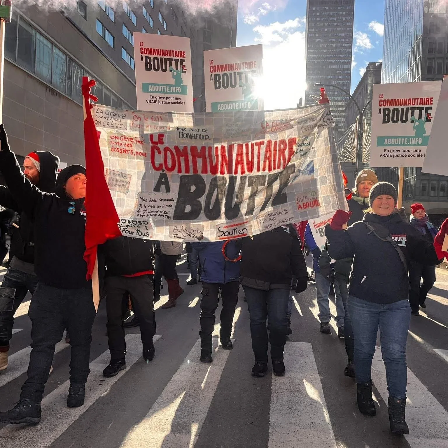 🚨 Le communautaire &agrave; boutte ! 🚨

"Pendant que le priv&eacute; se gave, le milieu communautaire cr&egrave;ve," &eacute;crit Laure Waridel, militante et auteure qu&eacute;b&eacute;coise.

Ce sont nos enfants et nos communaut&eacute;s