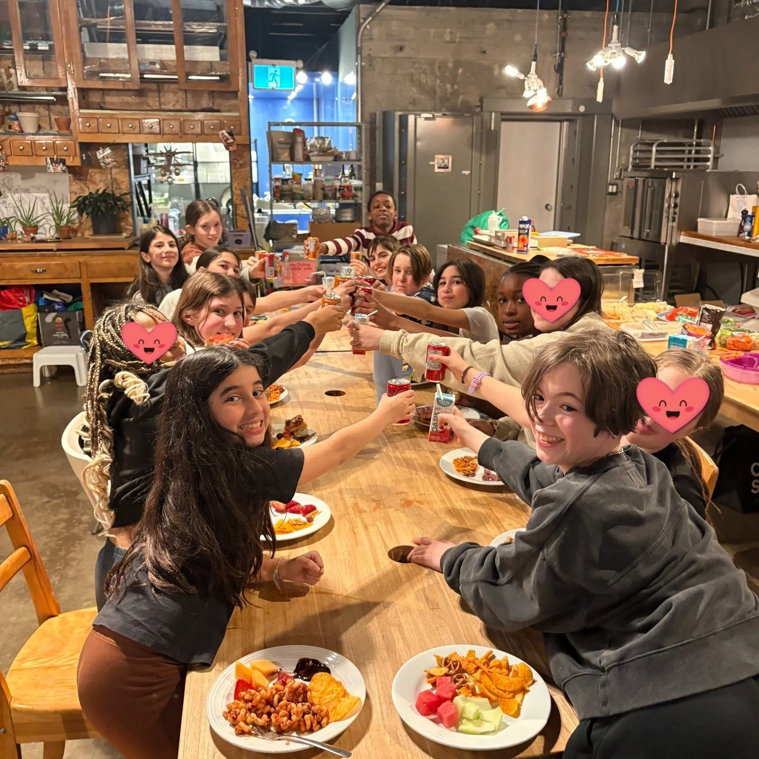 🎓 C&rsquo;est le moment d&rsquo;organiser le bal de finissant de votre enfant en 6e ann&eacute;e?

Bonne nouvelle : il nous reste encore quelques disponibilit&eacute;s en juin pour accueillir vos &eacute;v&eacute;nements!

&Agrave; La Cabane, c&rsqu