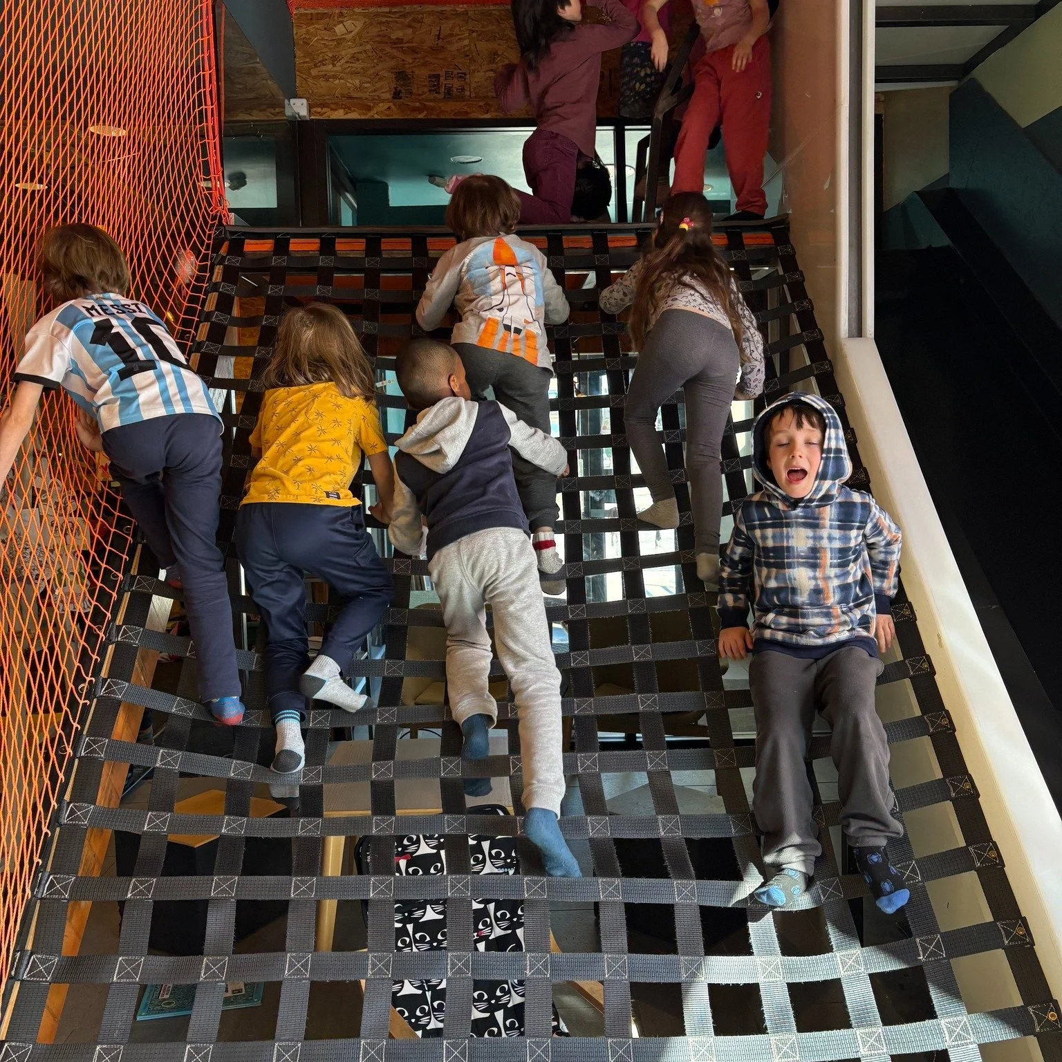 L'Espace Cr&eacute;atif s'appr&ecirc;te &agrave; fermer ses portes pour quelques mois! On se pr&eacute;pare pour une tonne de belles choses : grand m&eacute;nage de printemps et entretien des locaux 🧹, formation de l'&eacute;quipe, accueil de groupe