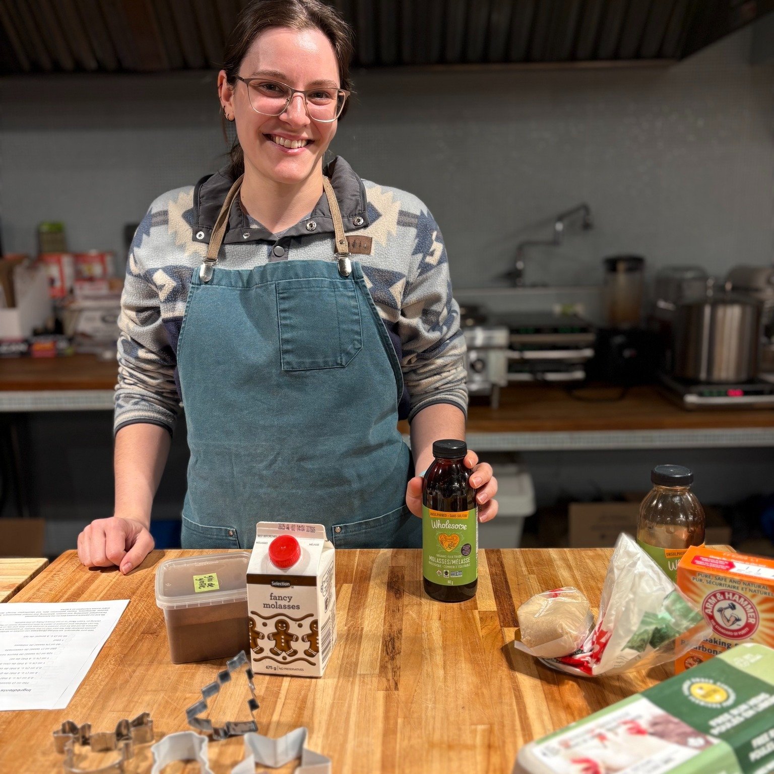🚨 RECHERCHE CUISINIER-E ANIMATEUR-TRICE! 👩&zwj;🍳 

Notre cuisini&egrave;re a une urgence familiale 😢 et on cherche quelqu'un pour la remplacer pour nos ateliers de cuisine pendant deux semaines cet &eacute;t&eacute;. Au menu : cuisine v&eacute;g&