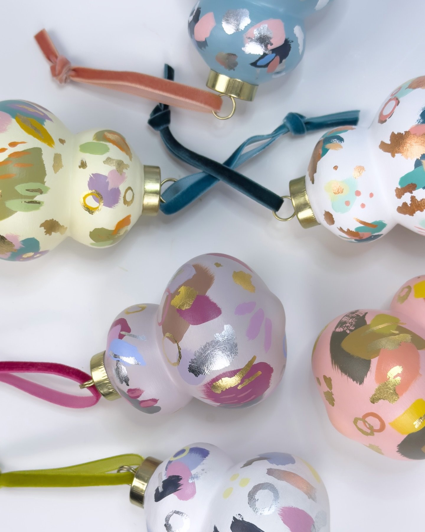 The 2025 Color Palette Ornament Collection will be launching on Saturday, December 6th | 10 am EST (9:30 am for my email list insiders)! 🎉 

Shoot me a dm if you want to be added to the list for early dibs. 👍

#handpaintedornaments #holidaygiftgivi