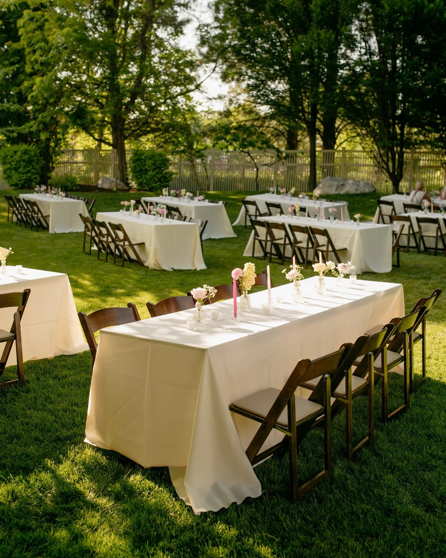 Save these for warm, colorful, summer wedding inspo, thank me later! 😉😘