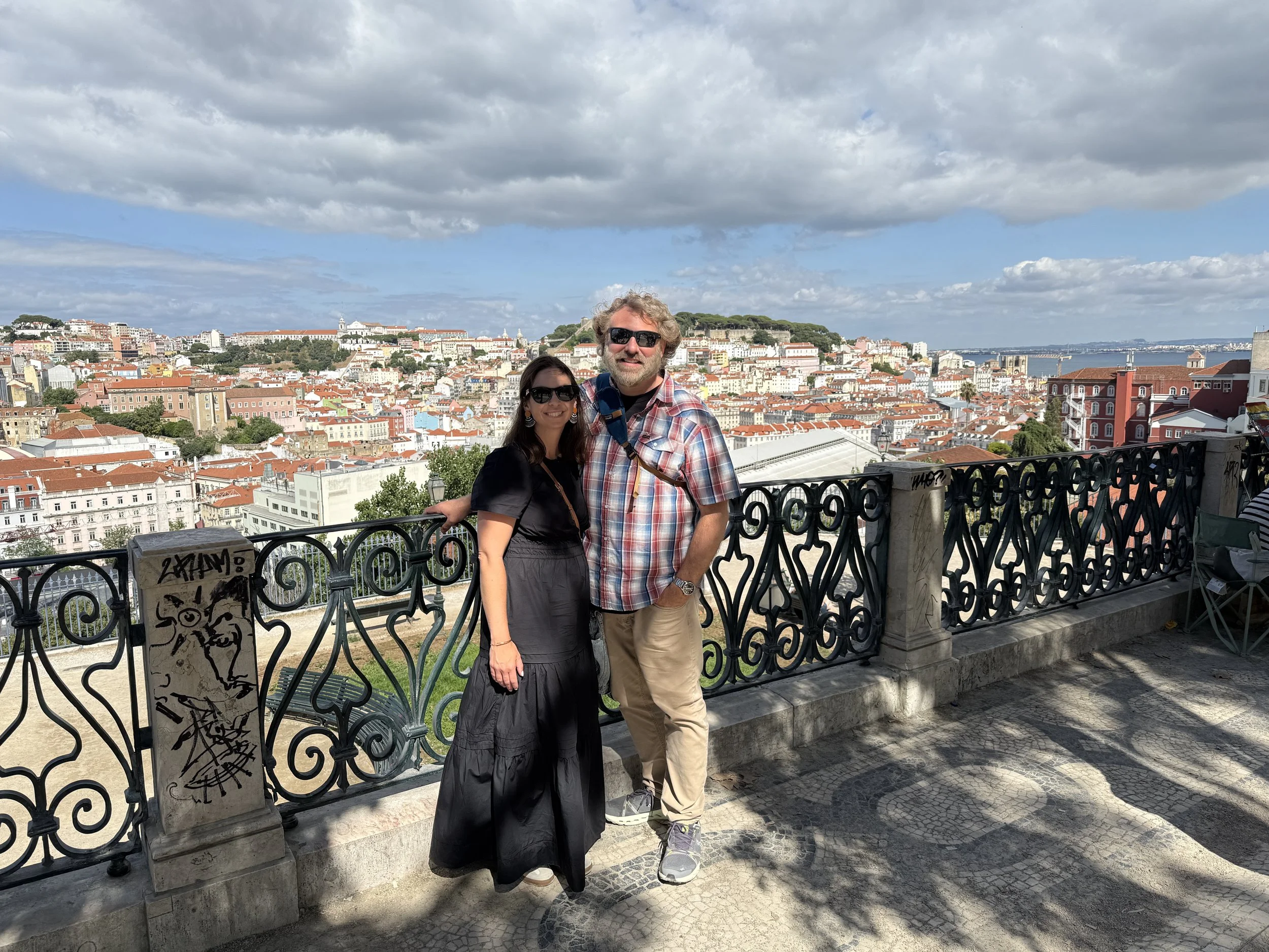 Couple at Miradouro de São Pedro de Alcântara