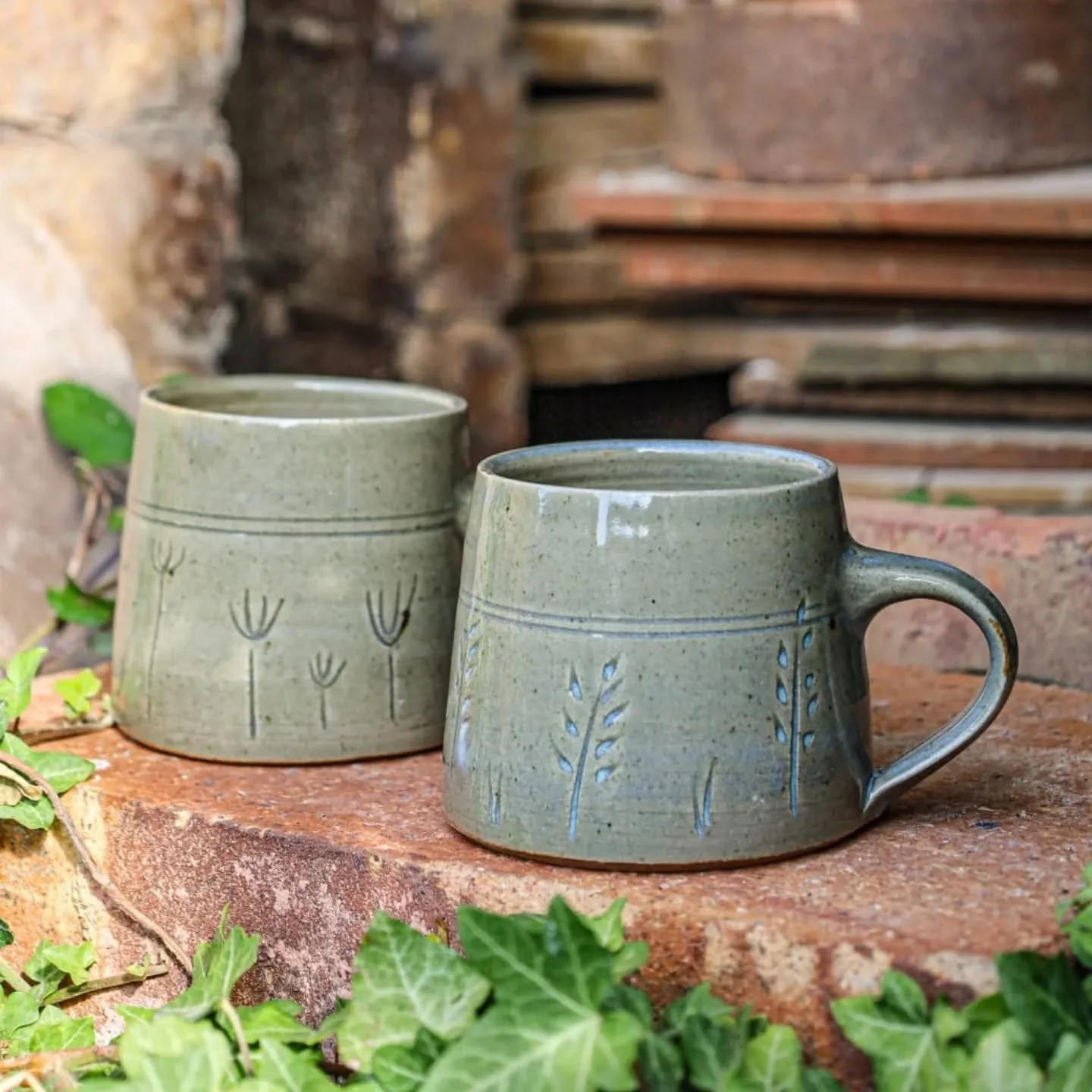 Some glam shots of tapered mugs that came out our last firing in the autumn sun 🌞 🍁🍂 

#winchcombepottery #winchcombe #pottery #craft #lifestyle #handmade #woodfired #woodfiredpottery #toasty #homeware #ceramics #cotswolds #clay