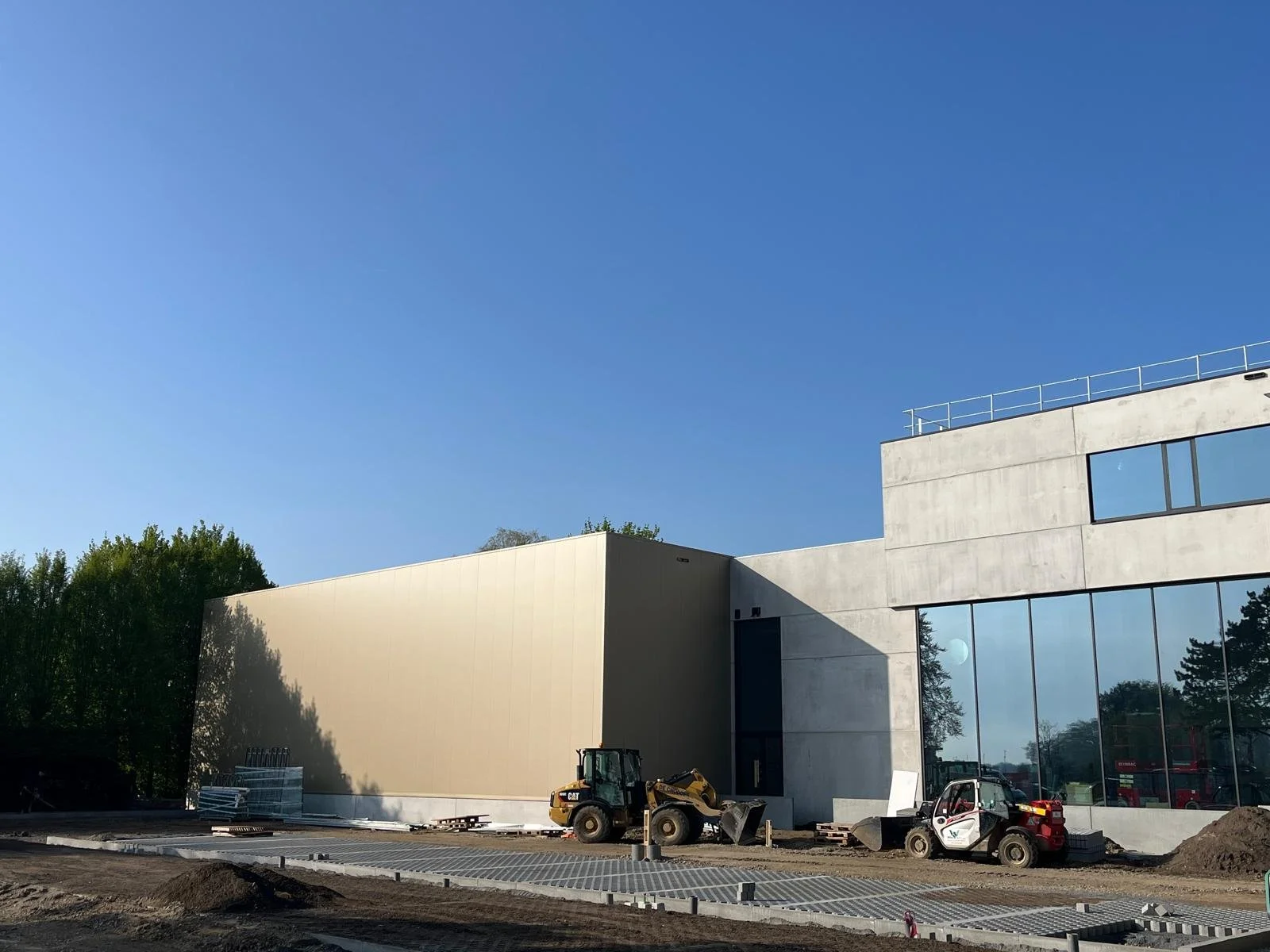 Thuis - APRIL WhatsApp Image 2026-04-14 at 12.28.29Thuis - APRIL .jpeg