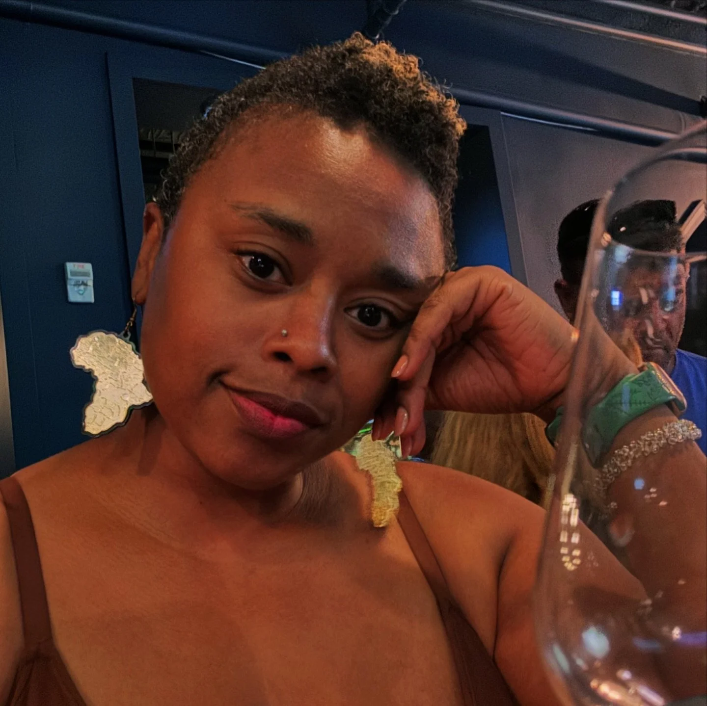 I was gonna cook myself this amazing dinner, curls up on the couch, and watch #startrekdiscovery. Buuutttt, with no kids and a day of cleaning, I DESERVE a night off and out, treating myself to dinner in a dress I&rsquo;ve been dying to wear. 

Do yo