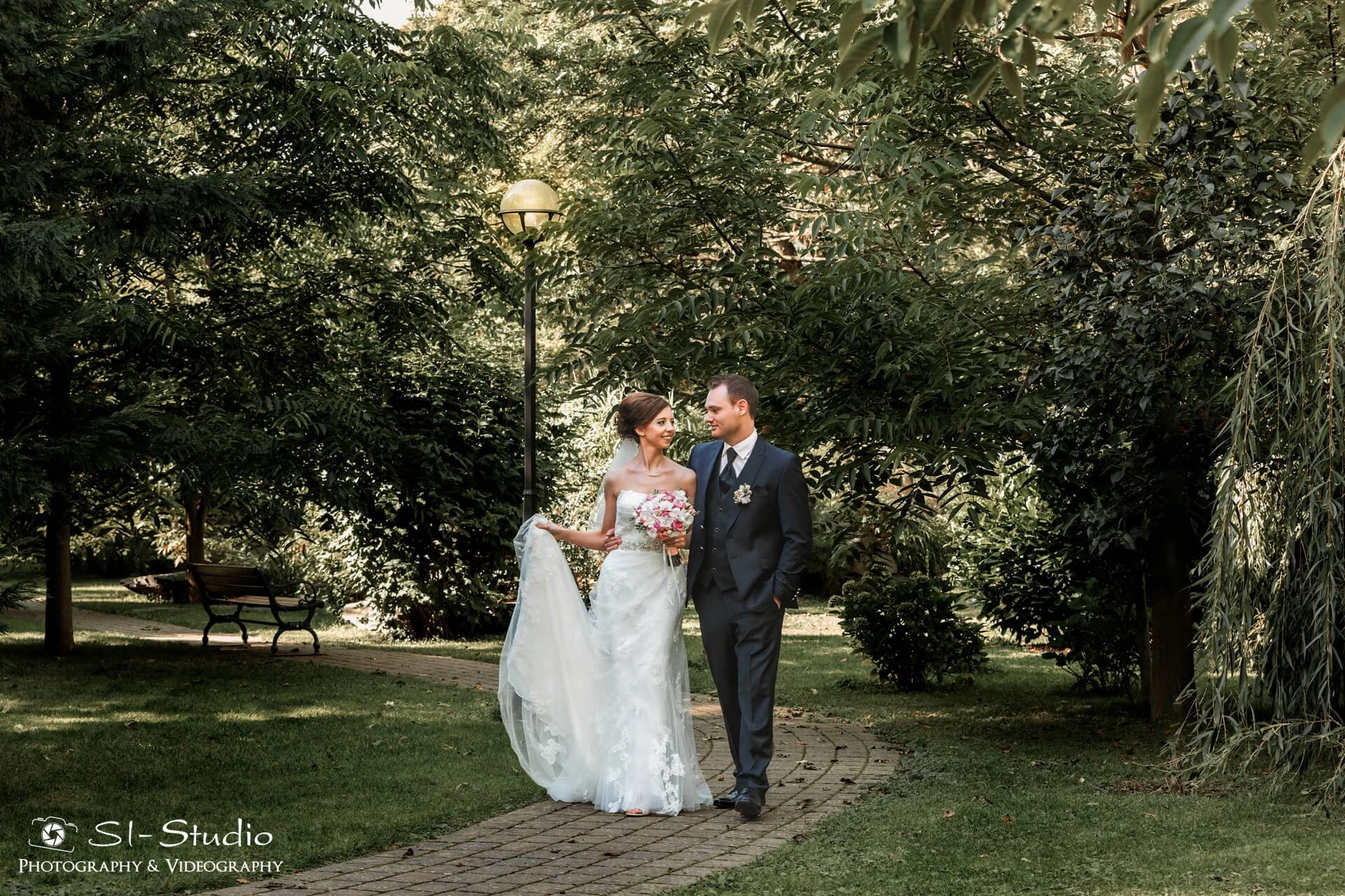 hochzeitsfotograf-rlp_hochzeitsfotos-rlp_kirchliche-trauung-mainz_hochzeitsbilder_hochzeitsfotografie_mainz-0236.jpg