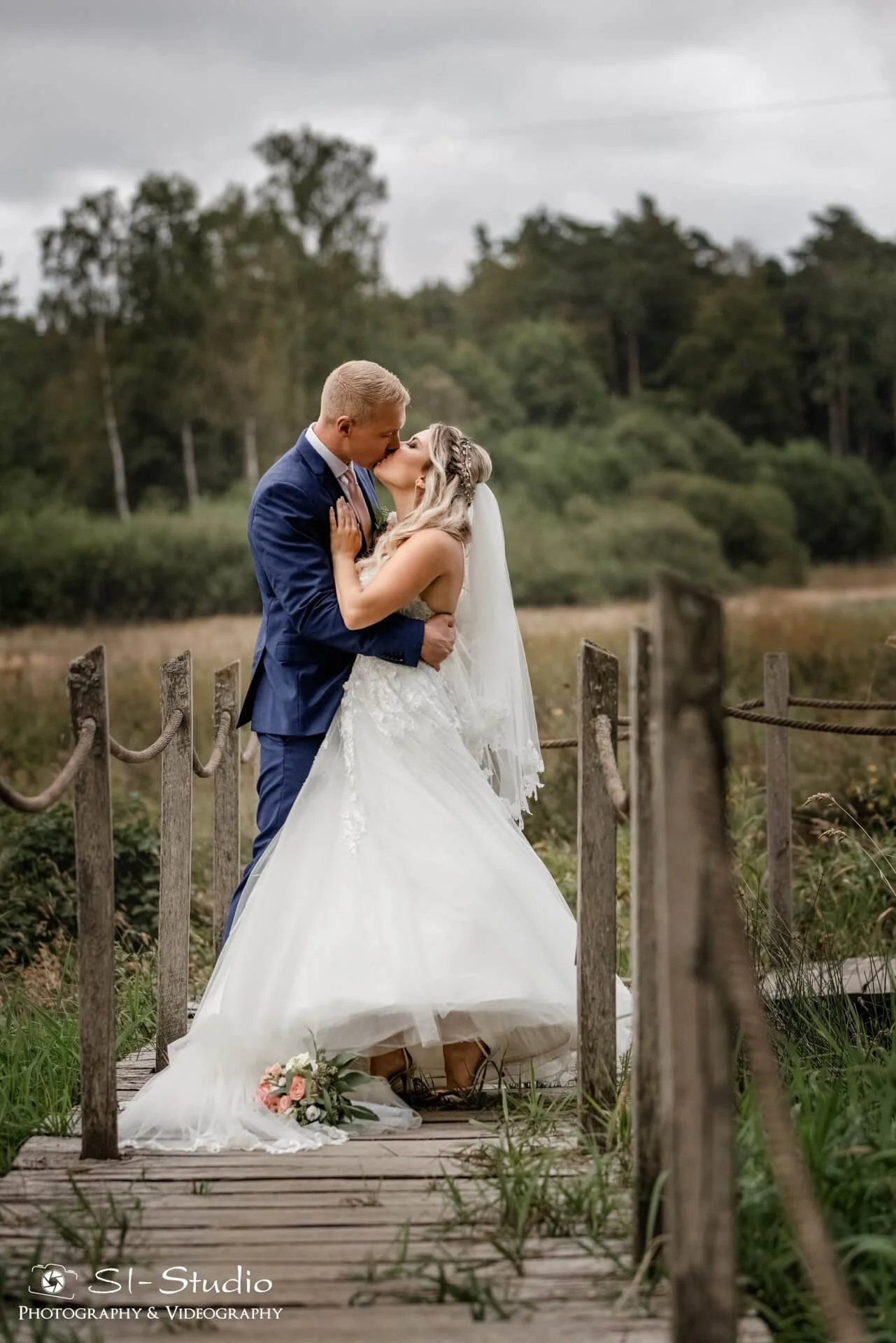 hochzeitsfotograf-rlp_hochzeitsfotos-rlp_kirchliche-trauung-mainz_hochzeitsbilder_hochzeitsfotografie_mainz-0179.jpg