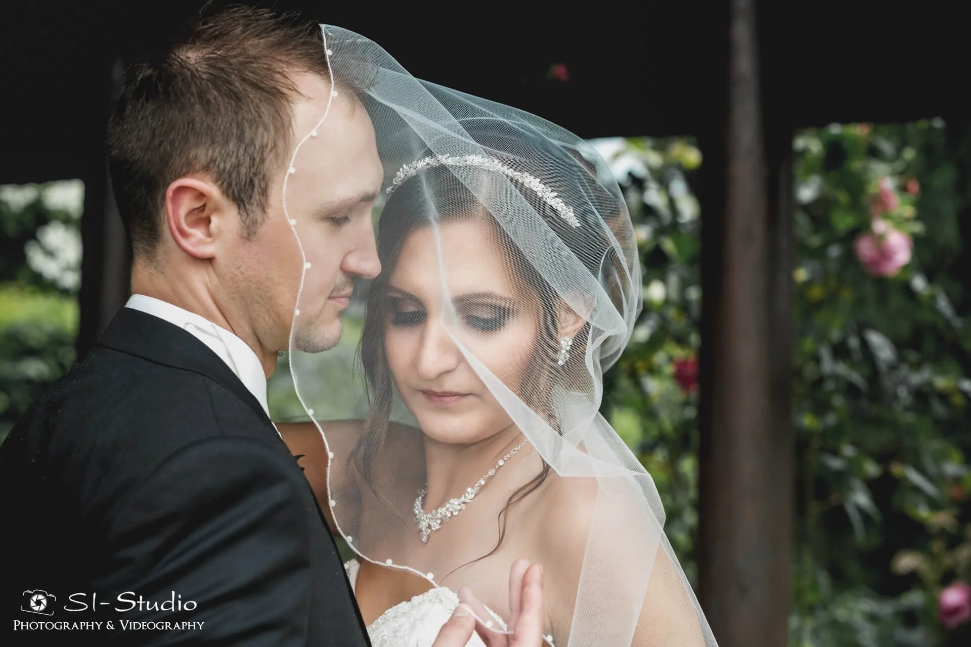 hochzeitsfotograf-rlp_hochzeitsfotos-rlp_kirchliche-trauung-mainz_hochzeitsbilder_hochzeitsfotografie_mainz-0296.jpg