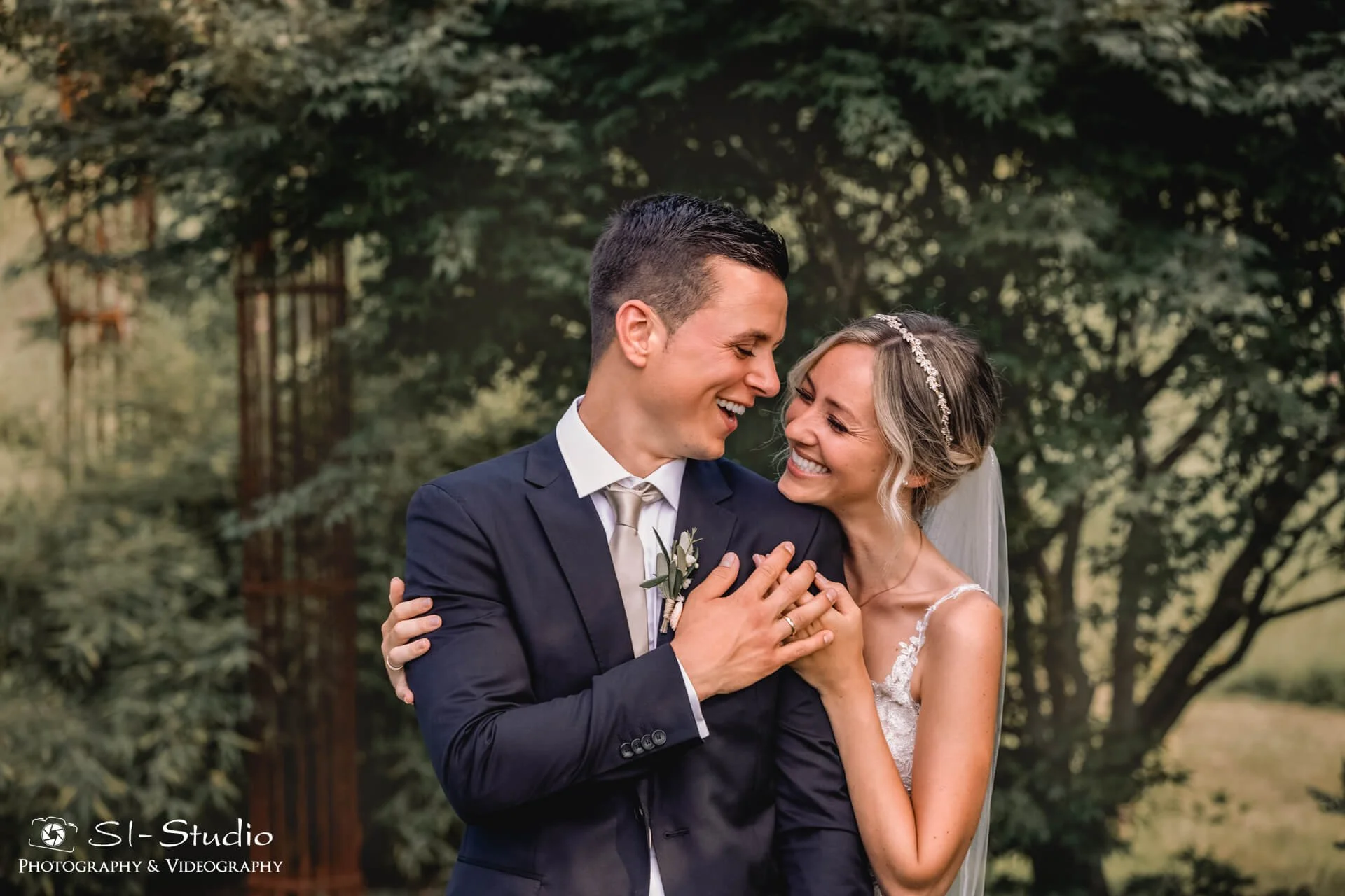 hochzeitsfotograf-rlp_hochzeitsfotos-rlp_kirchliche-trauung-mainz_hochzeitsbilder_hochzeitsfotografie_mainz-0612.jpg