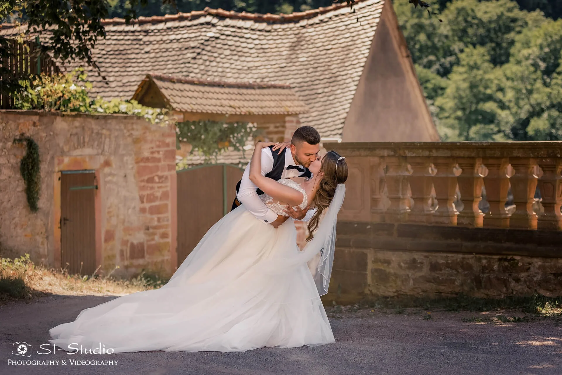 hochzeitsfotograf-rlp_hochzeitsfotos-rlp_kirchliche-trauung-mainz_hochzeitsbilder_hochzeitsfotografie_mainz-0499.jpg