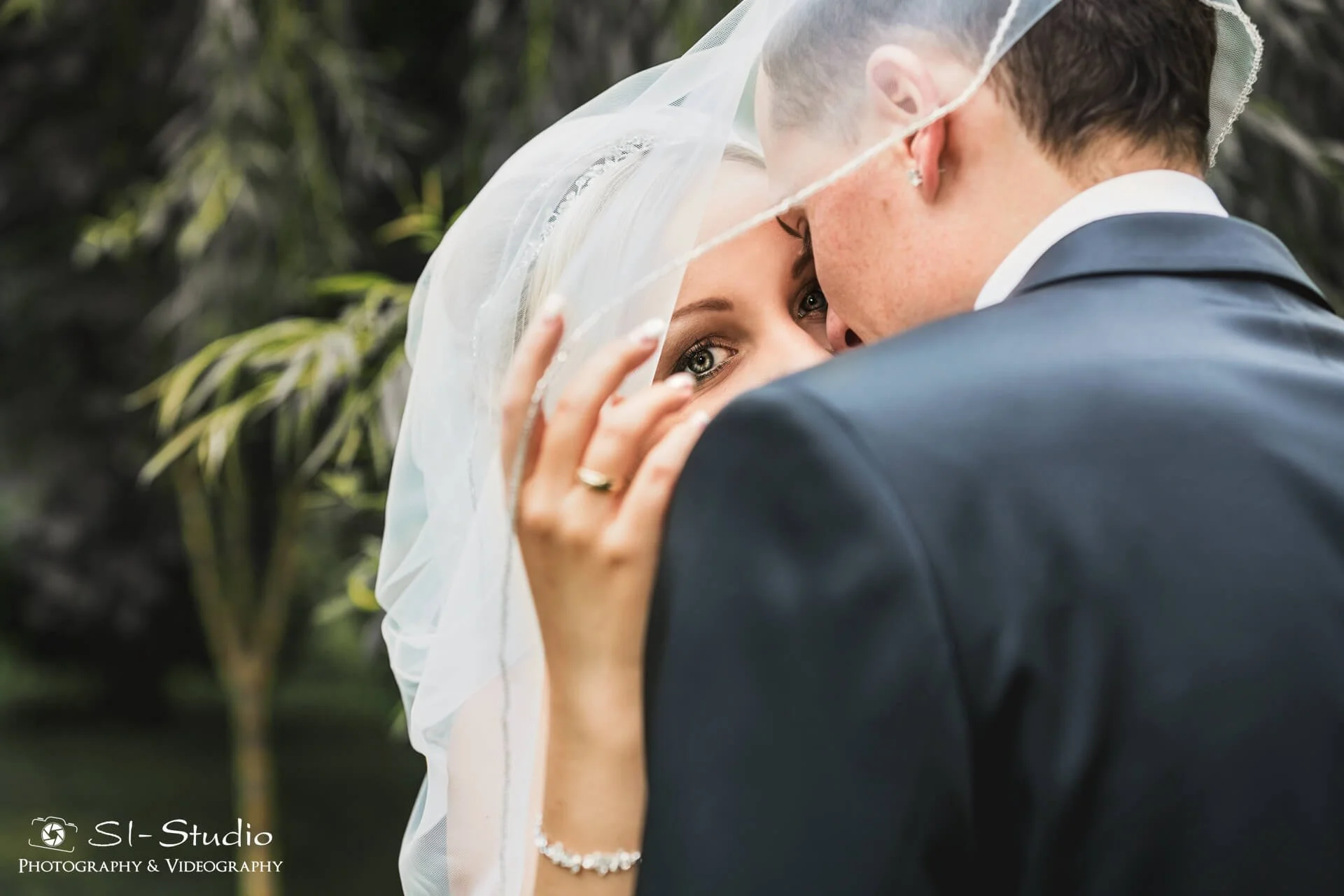 hochzeitsfotograf-rlp_hochzeitsfotos-rlp_kirchliche-trauung-mainz_hochzeitsbilder_hochzeitsfotografie_mainz-0212.jpg