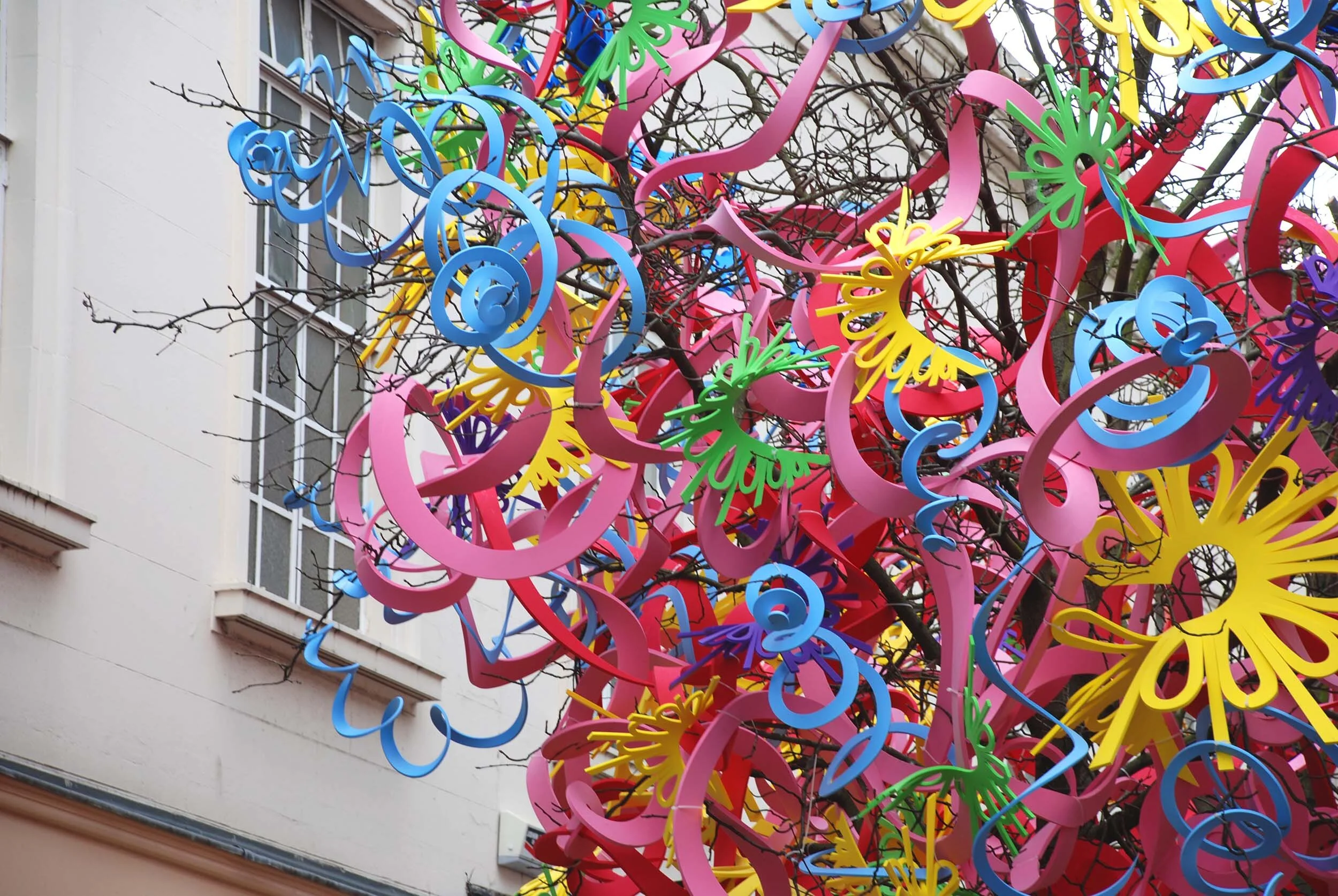 light sculpture giant tree installation exhibition urban regeneration public art Hull UK 