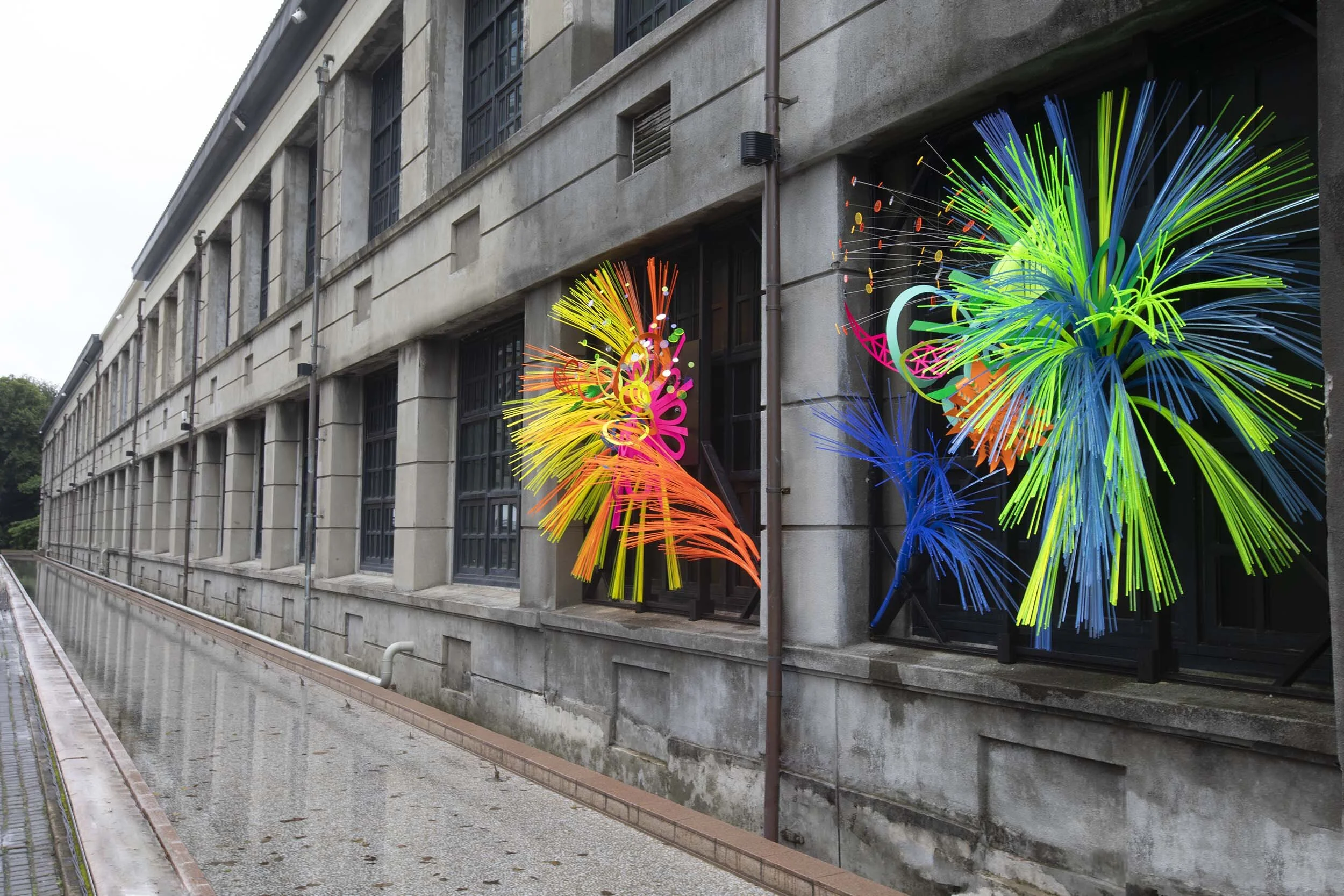 immersive fluorescent bright Taipei dynamic light art installation sculpture Songyan Songshan Park