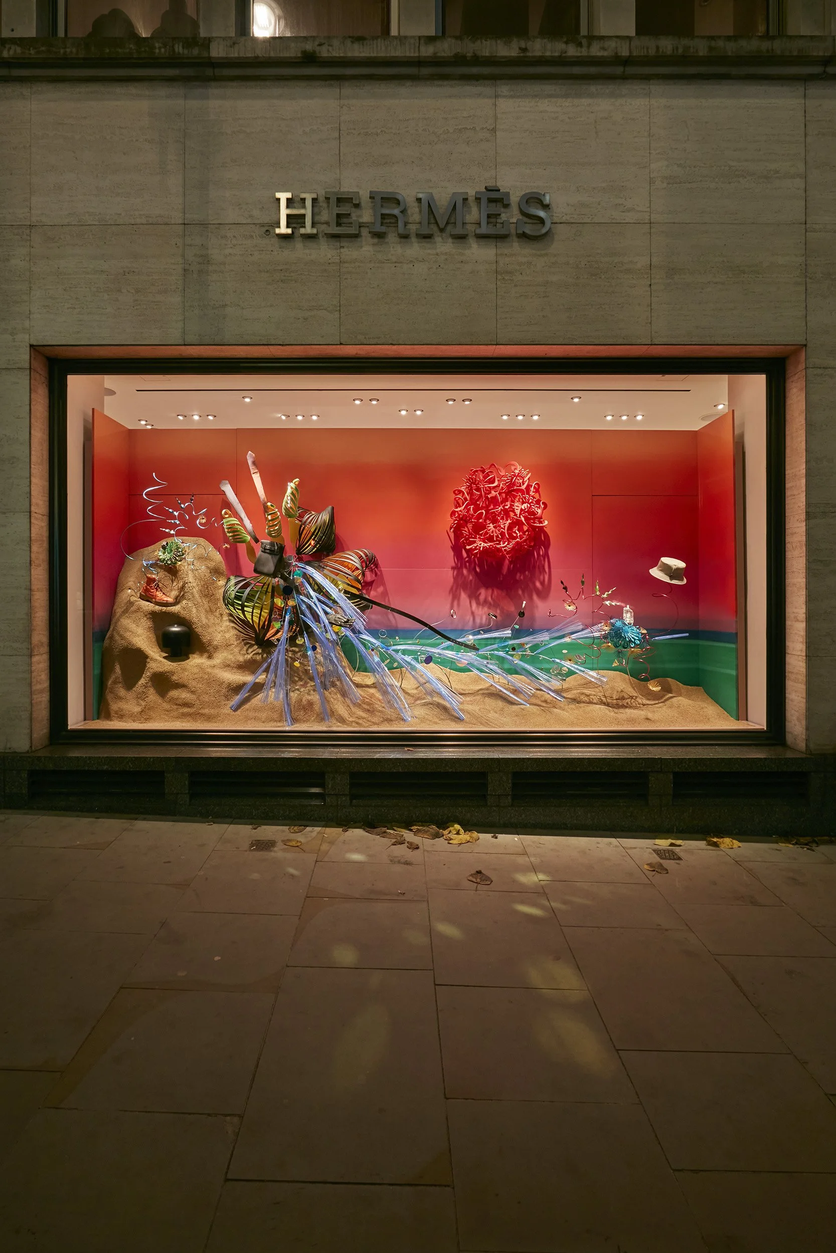Tsai-Yoshikawa-The-Tail-of-The-Ocean-Carousel-Hermes-Christmas-Artist-Festive-Window-2022-London-UK-01.jpg