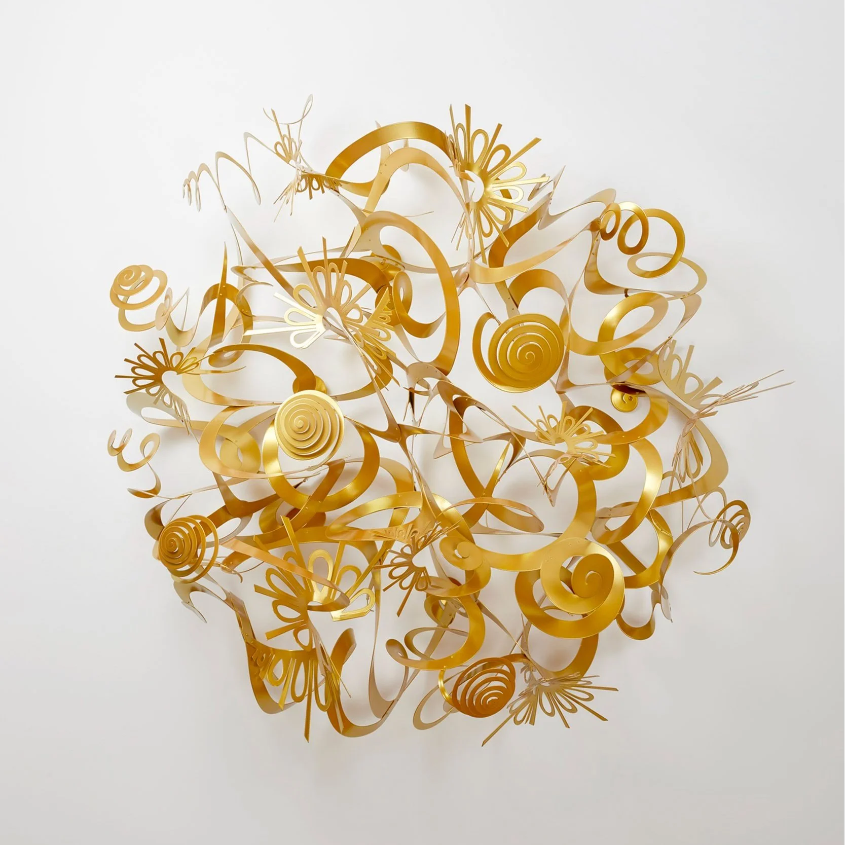 Sun-Golden-108-No-1-Wall-Sculpture-Tsai-Yoshikawa-Image-courtesy-Agata-Pec-Vessel-Gallery-01.jpg